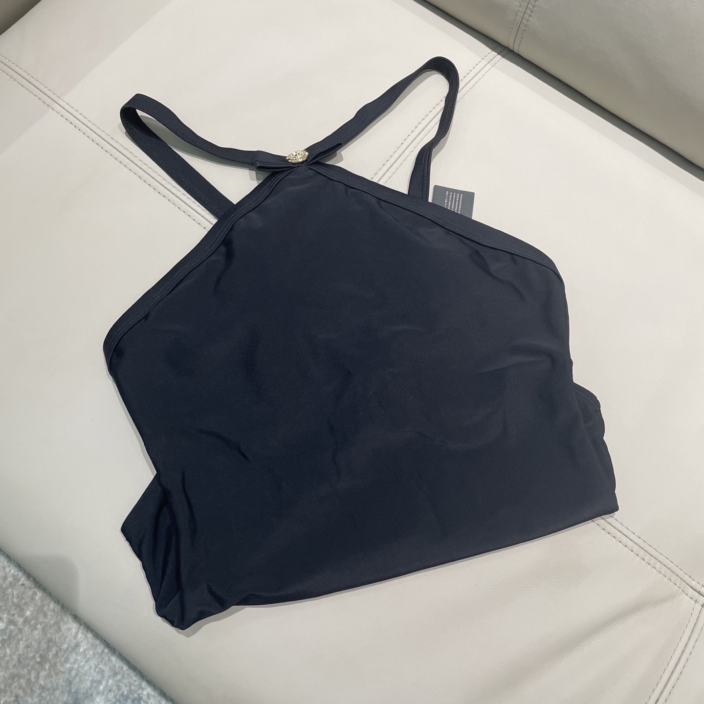 范思哲😍🥰适合多种场景的游泳衣🏊‍♀️海边 游泳池 温泉 水上乐园 漂流都可以😌内搭也完全可以 连体设计