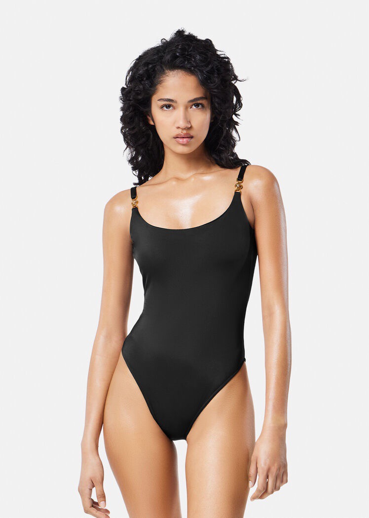 NO:754334,75 Versace's new one-piece swimsuit. The matching hardware is suitable for a variety of scenes. It can be worn under the seaside, in swimming pools, hot springs, water parks, or rafting. The one-piece design covers the flesh and makes you look taller. A little flesh on the abdomen does not affect our beauty. The back design exposes the beautiful back. The fabric is breathable and comfortable. The quick-drying and elastic swimsuit is more skin-friendly and easy to clean. Size S M L  Xl swimsuit swimming trunks bikini, swimsuit, swimming trunks, bikini,versace,swimsuits,bikinis1986090975 范思哲新款连体泳衣 对版五金适合多种场景的游泳衣♀海边 游泳池 温泉 水上乐园 漂流都可以内搭也完全可以 连体设计遮肉显高挑 腹部有点肉肉也不影响咱美美的 背面设计大露美背 面料透气舒适.速干弹性的游泳衣更加帖肤易清洗 码数S M L Xl泳衣泳裤比基尼,泳衣，泳裤，比基尼,versace,swimsuits,bikinis,accessory