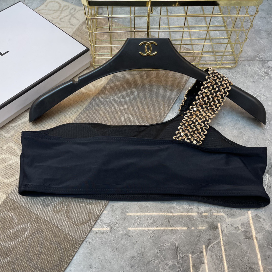 范思哲新款比基尼👙❤️😍🥰适合多种场景的游泳衣🏊‍♀️海边 游泳池 温泉 水上乐园 漂流都可以😌内搭外穿