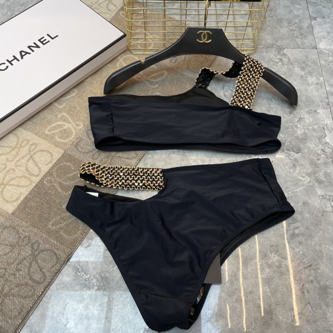 范思哲新款比基尼👙❤️😍🥰适合多种场景的游泳衣🏊‍♀️海边 游泳池 温泉 水上乐园 漂流都可以😌内搭外穿