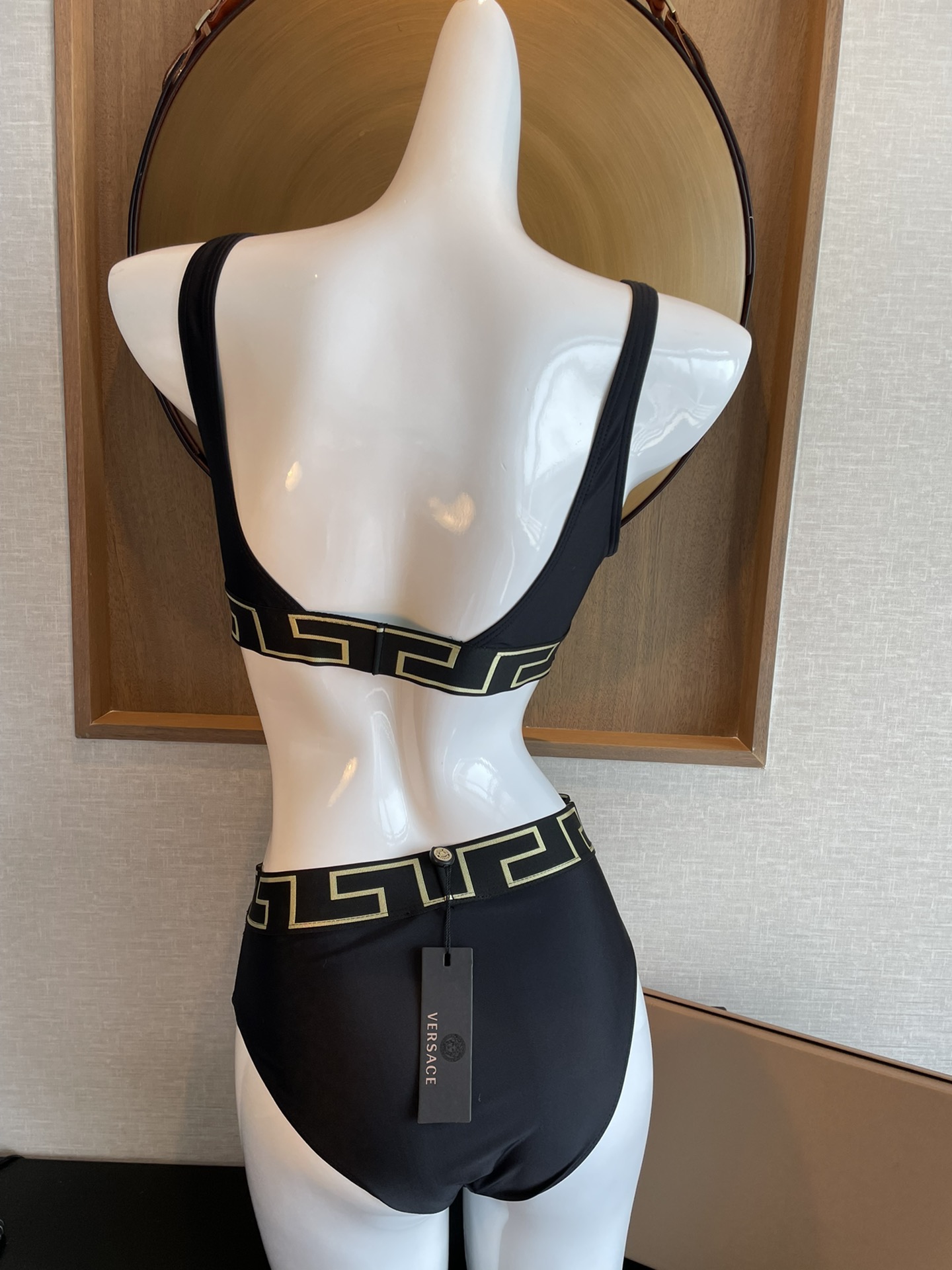 范思哲新款比基尼👙❤️😍🥰适合多种场景的游泳衣🏊‍♀️海边 游泳池 温泉 水上乐园 漂流都可以😌内搭外穿