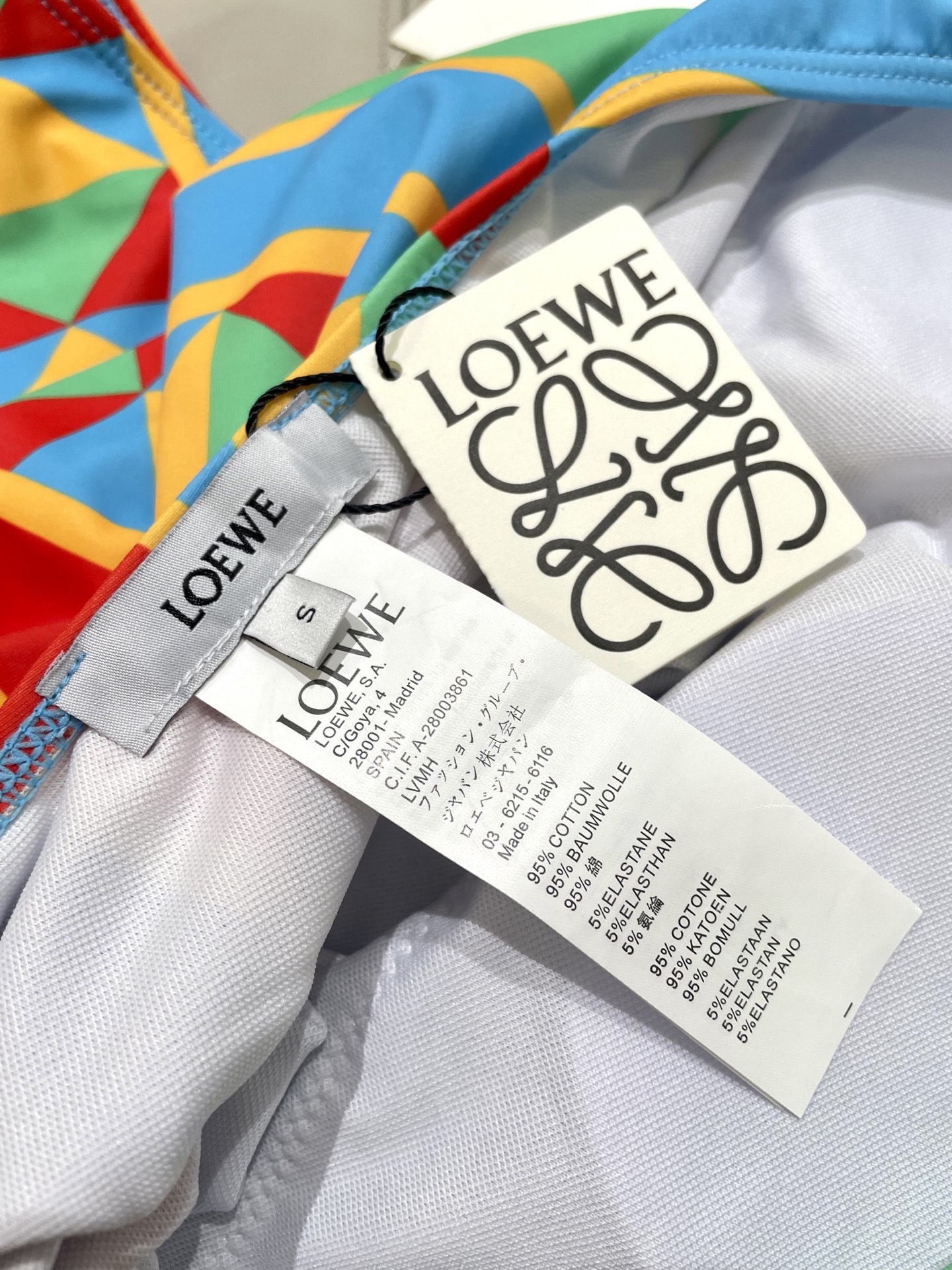 罗意威新款泳衣👙❤️😍🥰适合多种场景的游泳衣🏊‍♀️海边 游泳池 温泉 水上乐园 漂流都可以😌内搭外穿也