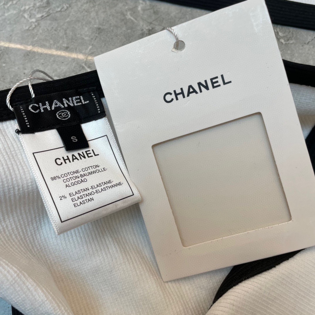 Chanel新款比基尼👙❤️😍🥰适合多种场景的游泳衣🏊‍♀️海边 游泳池 温泉 水上乐园 漂流都可以😌内
