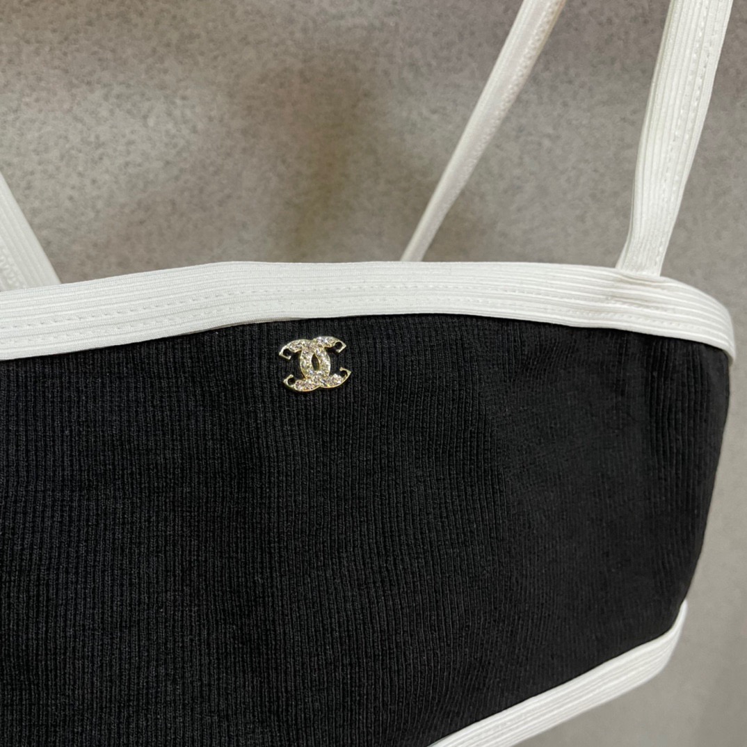 Chanel新款比基尼👙❤️😍🥰适合多种场景的游泳衣🏊‍♀️海边 游泳池 温泉 水上乐园 漂流都可以😌内