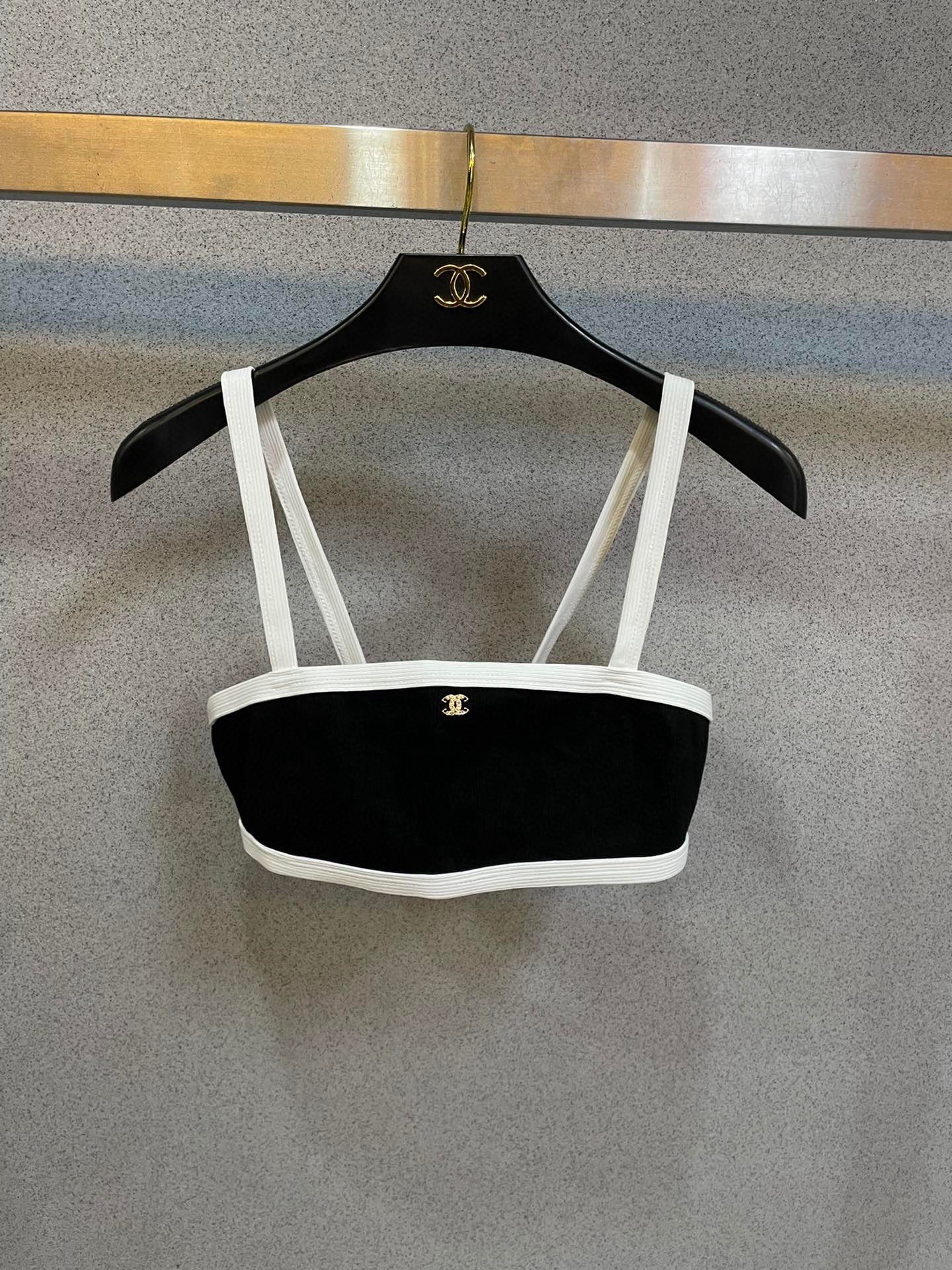 Chanel新款比基尼👙❤️😍🥰适合多种场景的游泳衣🏊‍♀️海边 游泳池 温泉 水上乐园 漂流都可以😌内