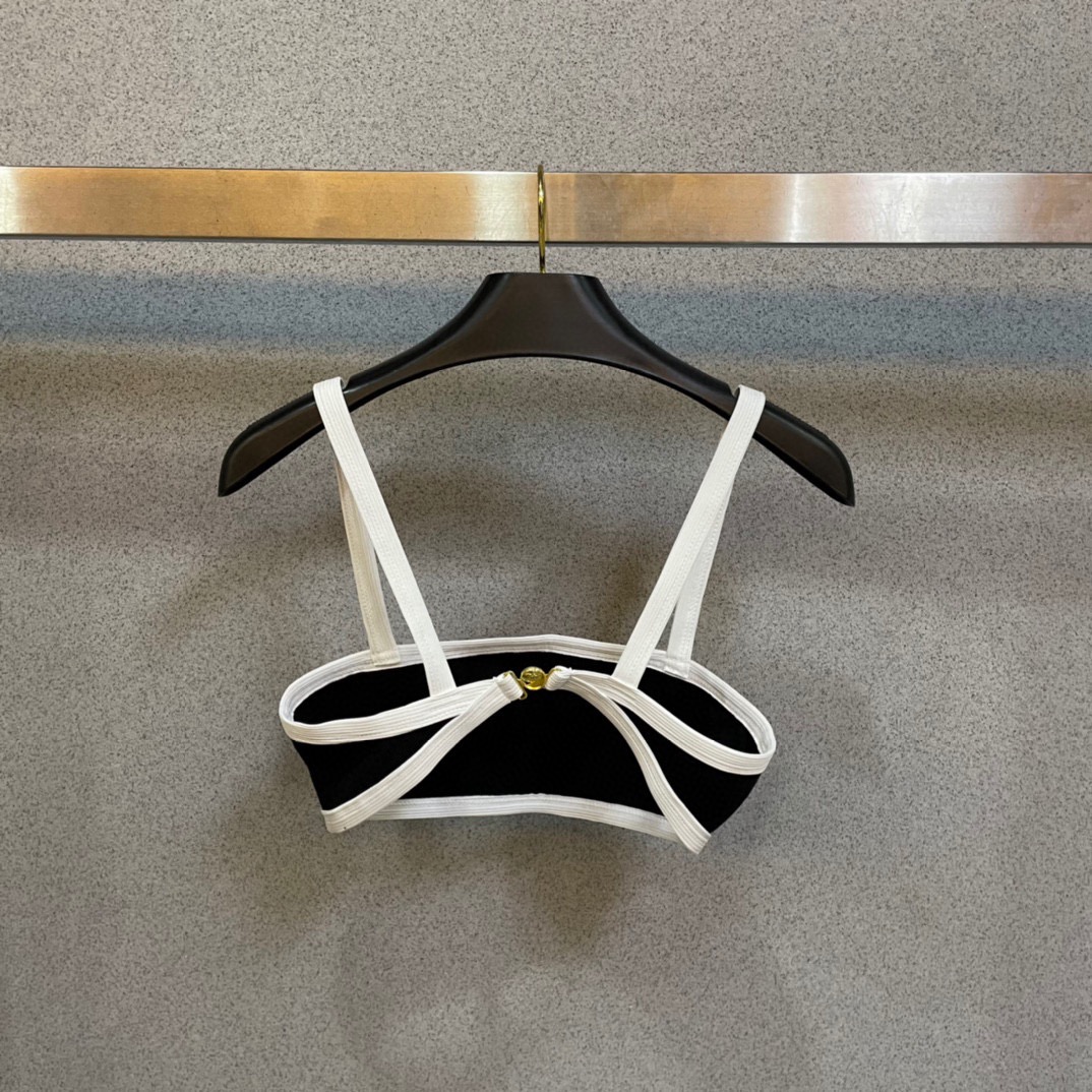 Chanel新款比基尼👙❤️😍🥰适合多种场景的游泳衣🏊‍♀️海边 游泳池 温泉 水上乐园 漂流都可以😌内