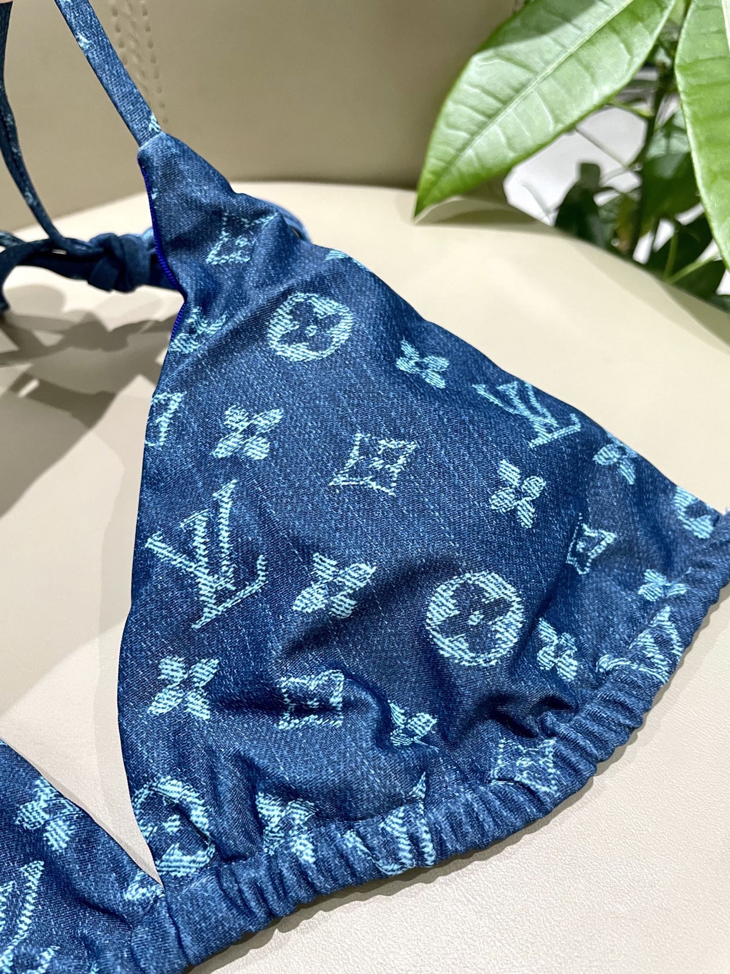 Lv比基尼😍🥰适合多种场景的游泳衣🏊‍♀️海边 游泳池 温泉 水上乐园 漂流都可以😌内搭也完全可以 连体