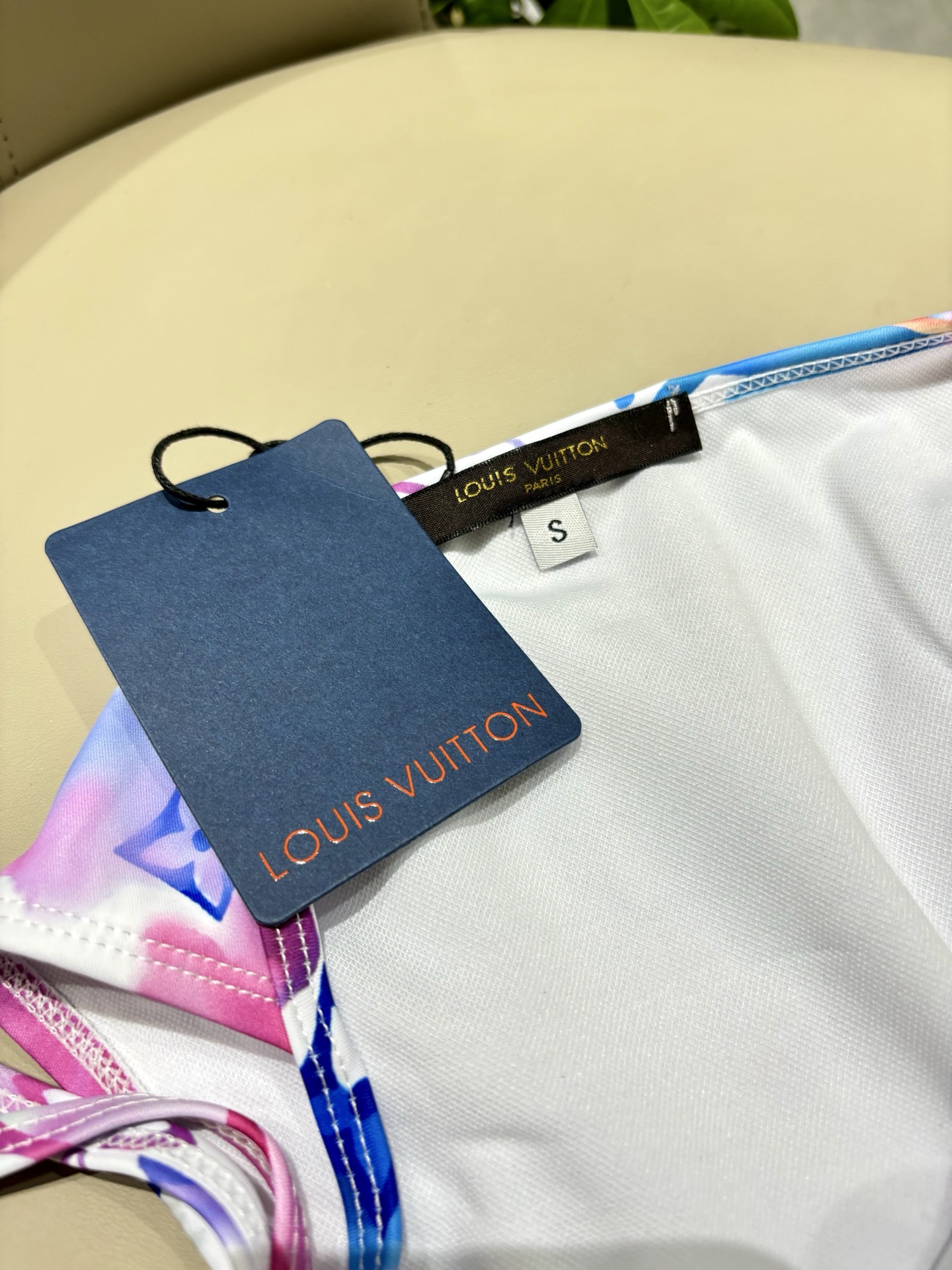 Lv比基尼😍🥰适合多种场景的游泳衣🏊‍♀️海边 游泳池 温泉 水上乐园 漂流都可以😌内搭也完全可以 连体