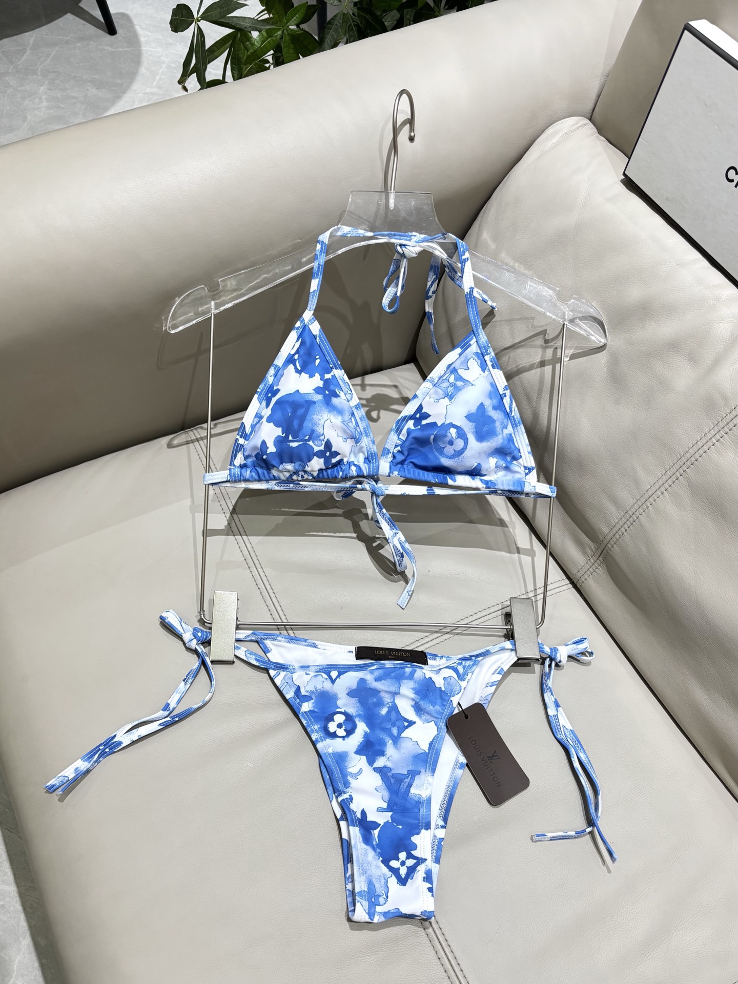 Lv比基尼😍🥰适合多种场景的游泳衣🏊‍♀️海边 游泳池 温泉 水上乐园 漂流都可以😌内搭也完全可以 连体