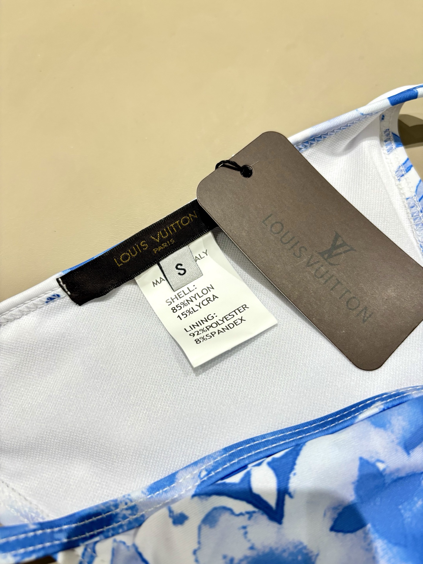 Lv比基尼😍🥰适合多种场景的游泳衣🏊‍♀️海边 游泳池 温泉 水上乐园 漂流都可以😌内搭也完全可以 连体