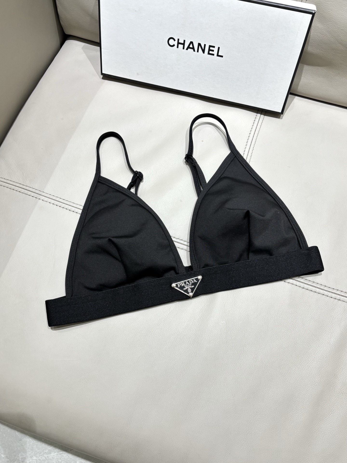 普拉达分体比基尼😍🥰适合多种场景的游泳衣🏊‍♀️海边 游泳池 温泉 水上乐园 漂流都可以😌内搭也完全可以