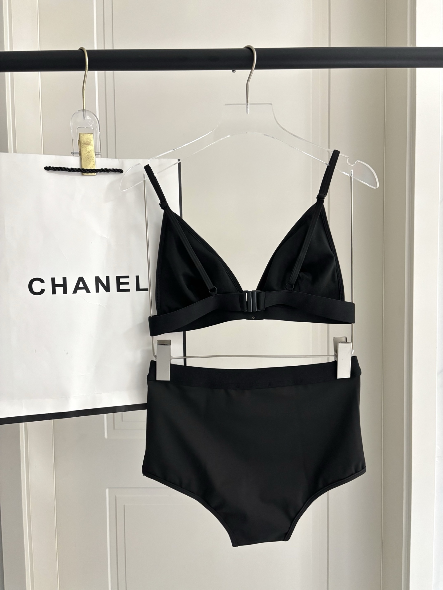 普拉达分体比基尼😍🥰适合多种场景的游泳衣🏊‍♀️海边 游泳池 温泉 水上乐园 漂流都可以😌内搭也完全可以