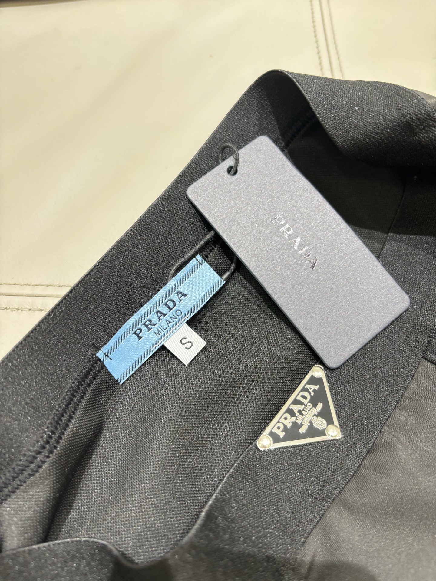 普拉达分体比基尼😍🥰适合多种场景的游泳衣🏊‍♀️海边 游泳池 温泉 水上乐园 漂流都可以😌内搭也完全可以