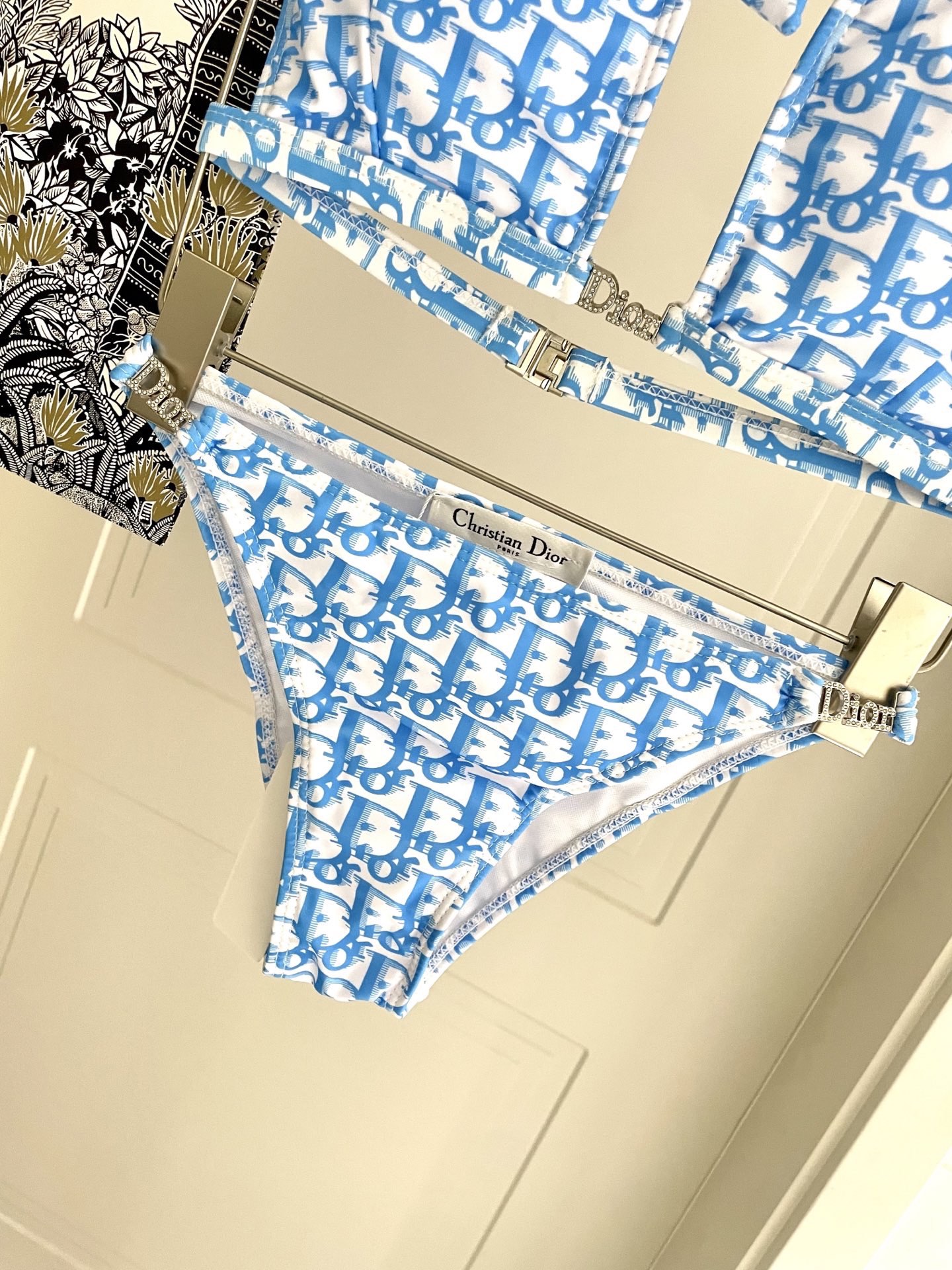 迪奥比基尼😍🥰适合多种场景的游泳衣🏊‍♀️海边 游泳池 温泉 水上乐园 漂流都可以😌内搭也完全可以 连体