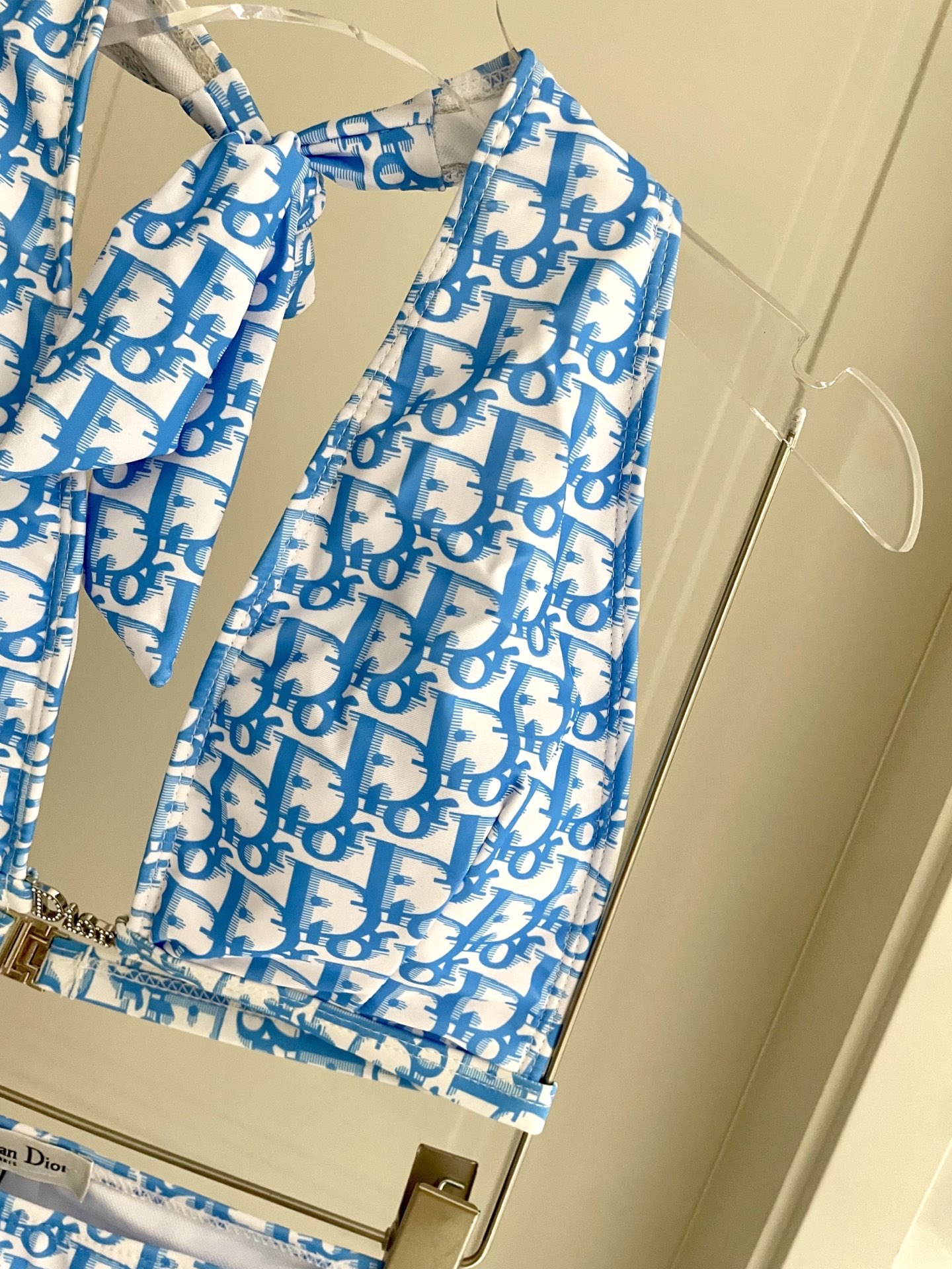 迪奥比基尼😍🥰适合多种场景的游泳衣🏊‍♀️海边 游泳池 温泉 水上乐园 漂流都可以😌内搭也完全可以 连体