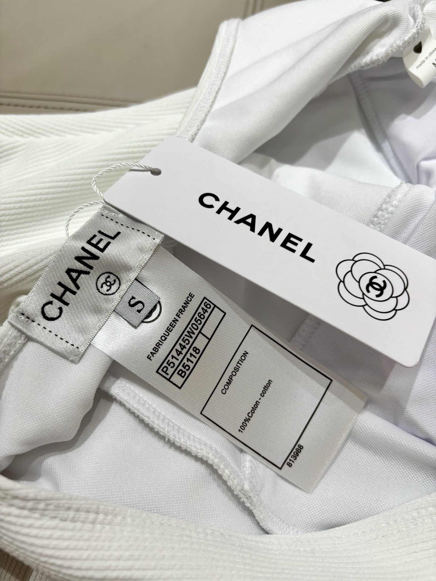 Chanel专柜新款连体泳衣😍🥰适合多种场景的游泳衣🏊‍♀️海边 游泳池 温泉 水上乐园 漂流都可以😌内