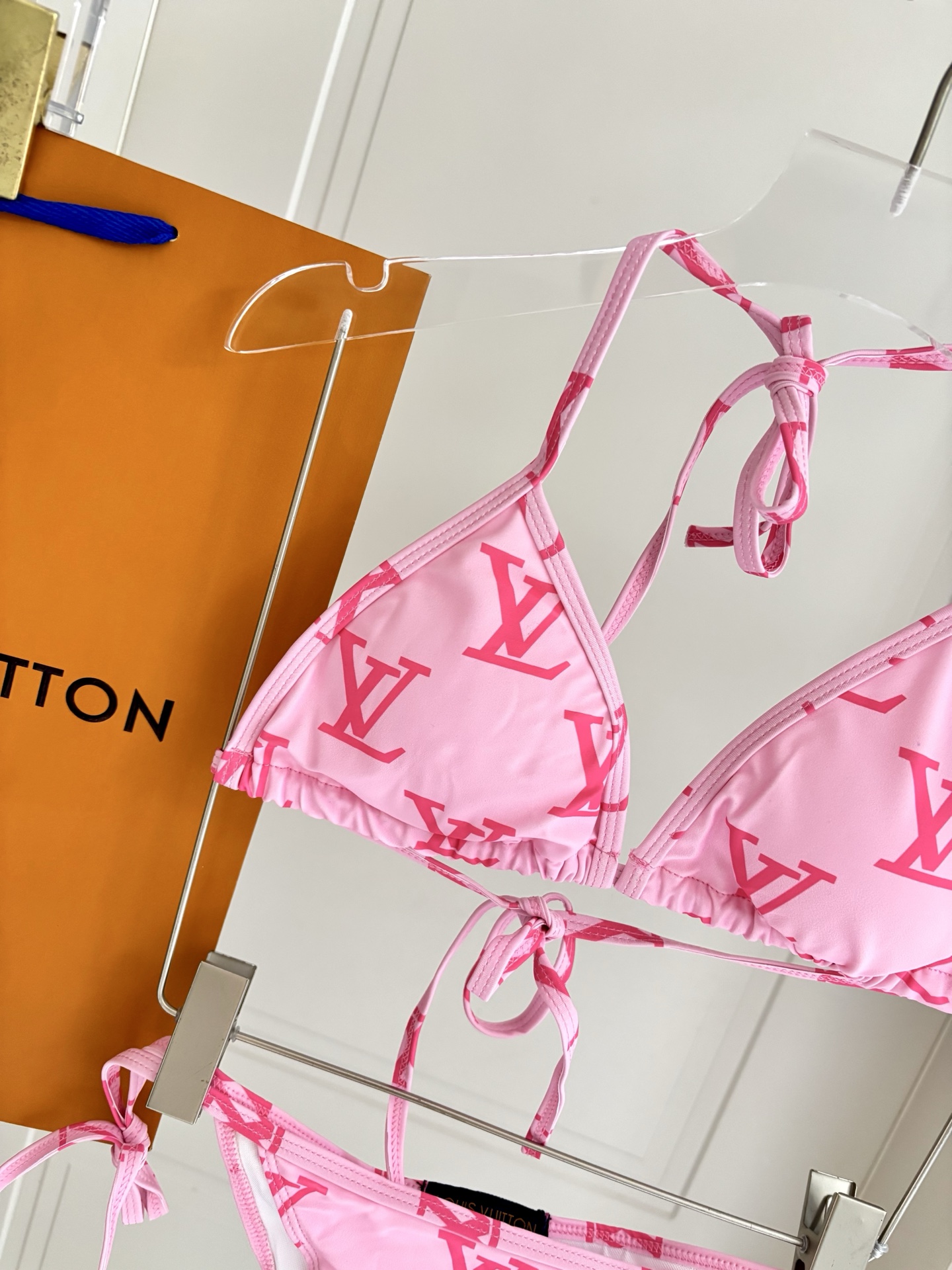 Lv比基尼😍🥰适合多种场景的游泳衣🏊‍♀️海边 游泳池 温泉 水上乐园 漂流都可以😌内搭也完全可以 连体