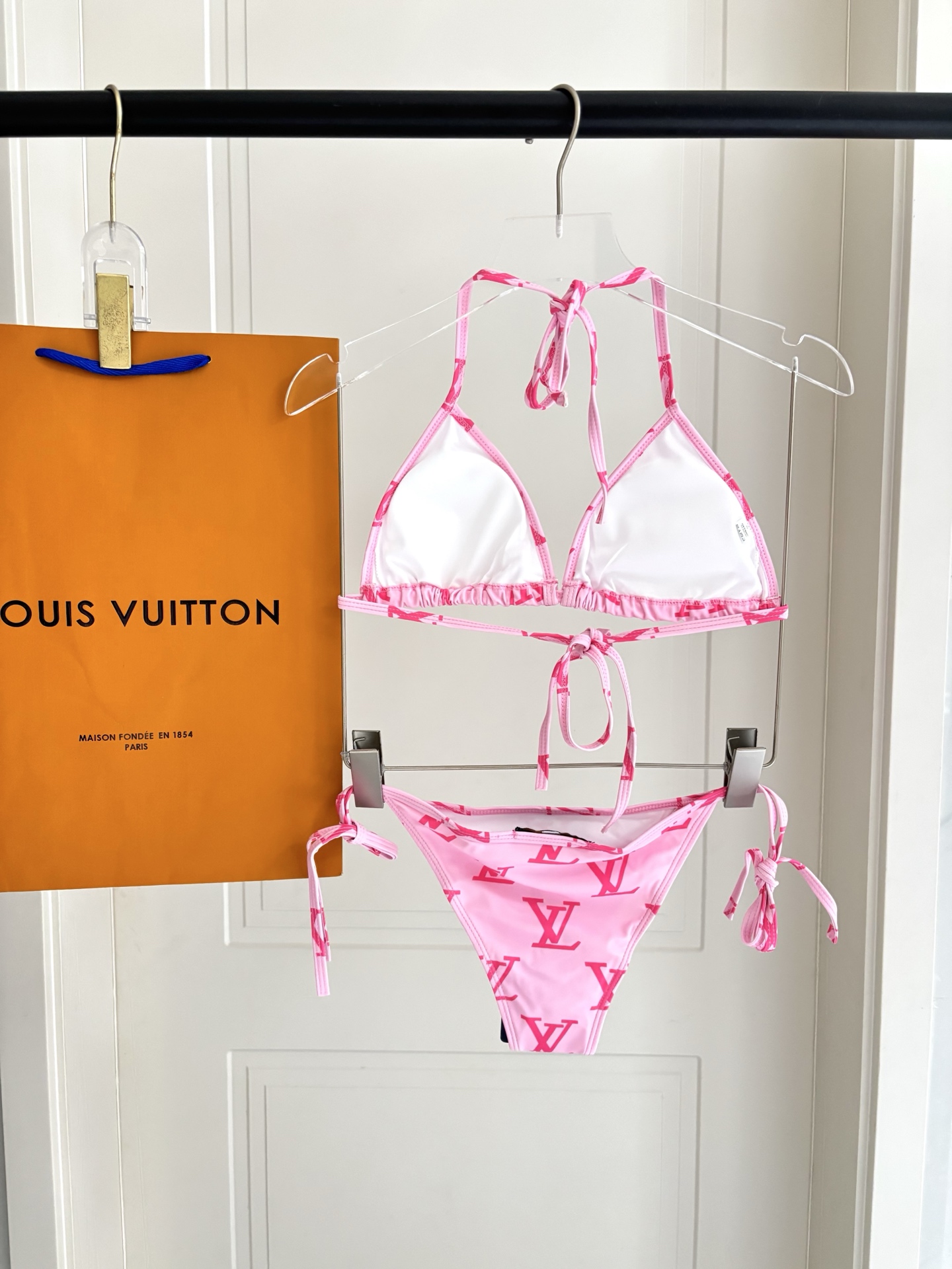 Lv比基尼😍🥰适合多种场景的游泳衣🏊‍♀️海边 游泳池 温泉 水上乐园 漂流都可以😌内搭也完全可以 连体