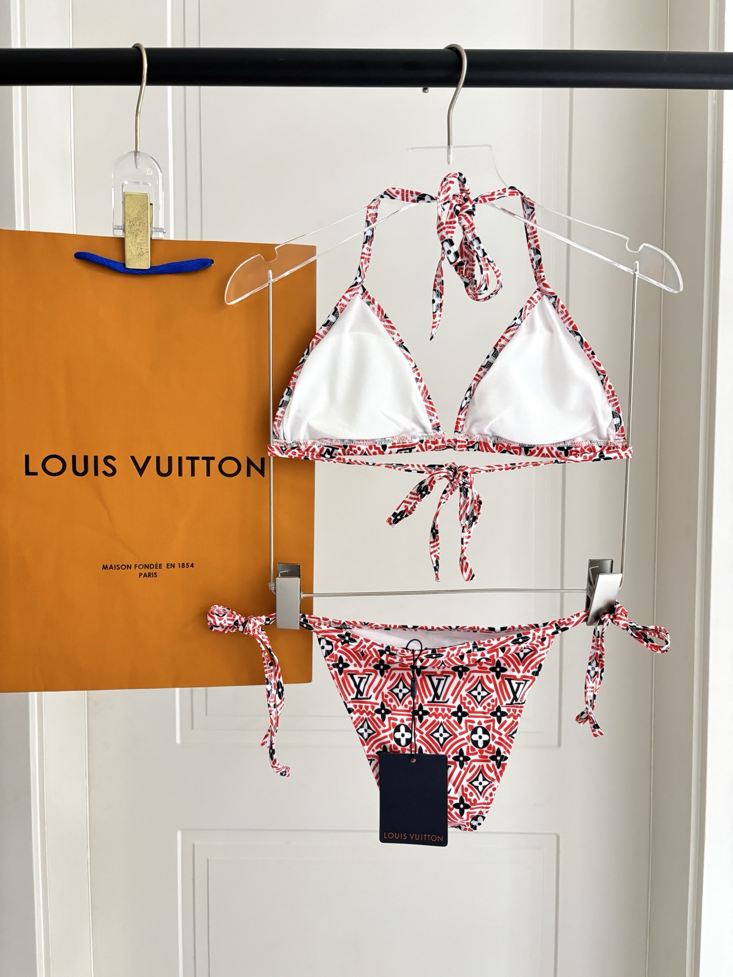 Lv比基尼😍🥰适合多种场景的游泳衣🏊‍♀️海边 游泳池 温泉 水上乐园 漂流都可以😌内搭也完全可以 连体