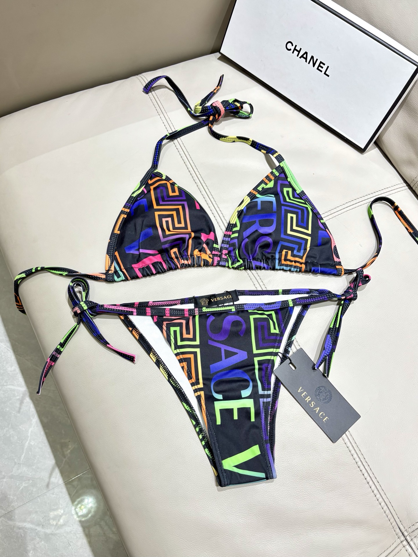 范思哲比基尼😍🥰适合多种场景的游泳衣🏊‍♀️海边 游泳池 温泉 水上乐园 漂流都可以😌内搭也完全可以 连