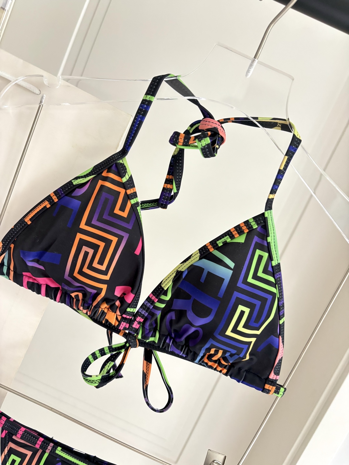 范思哲比基尼😍🥰适合多种场景的游泳衣🏊‍♀️海边 游泳池 温泉 水上乐园 漂流都可以😌内搭也完全可以 连