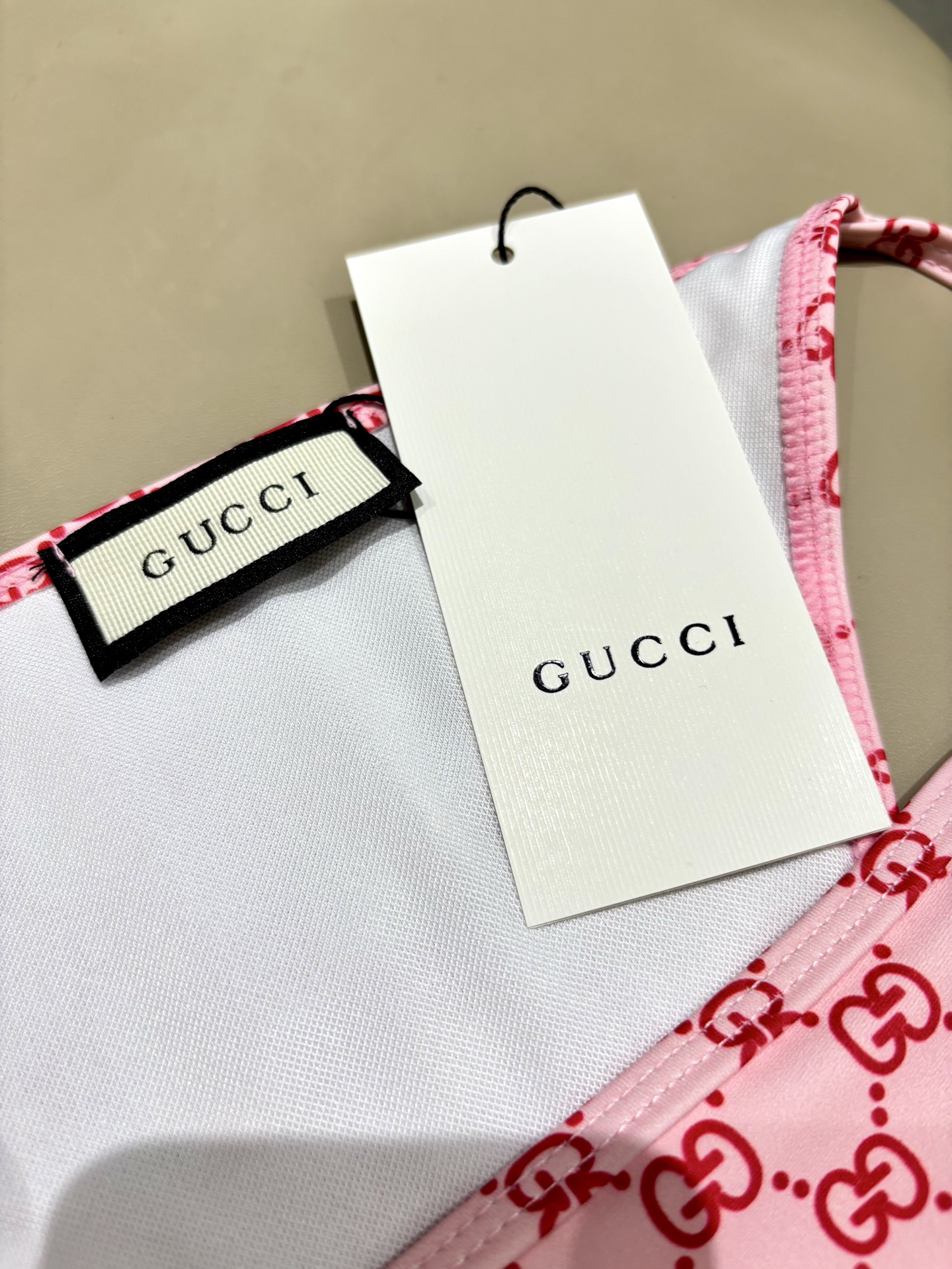 Gucci比基尼😍🥰适合多种场景的游泳衣🏊‍♀️海边 游泳池 温泉 水上乐园 漂流都可以😌内搭也完全可以