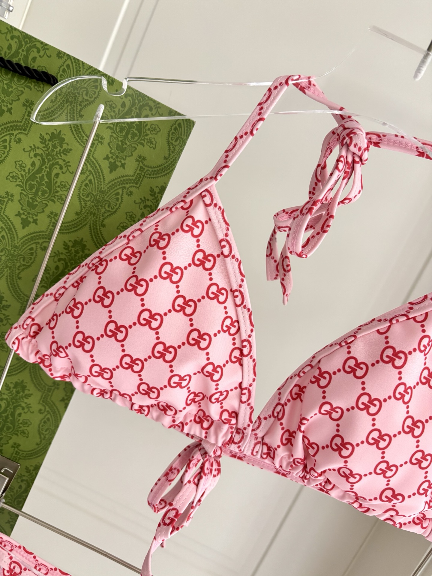 Gucci比基尼😍🥰适合多种场景的游泳衣🏊‍♀️海边 游泳池 温泉 水上乐园 漂流都可以😌内搭也完全可以