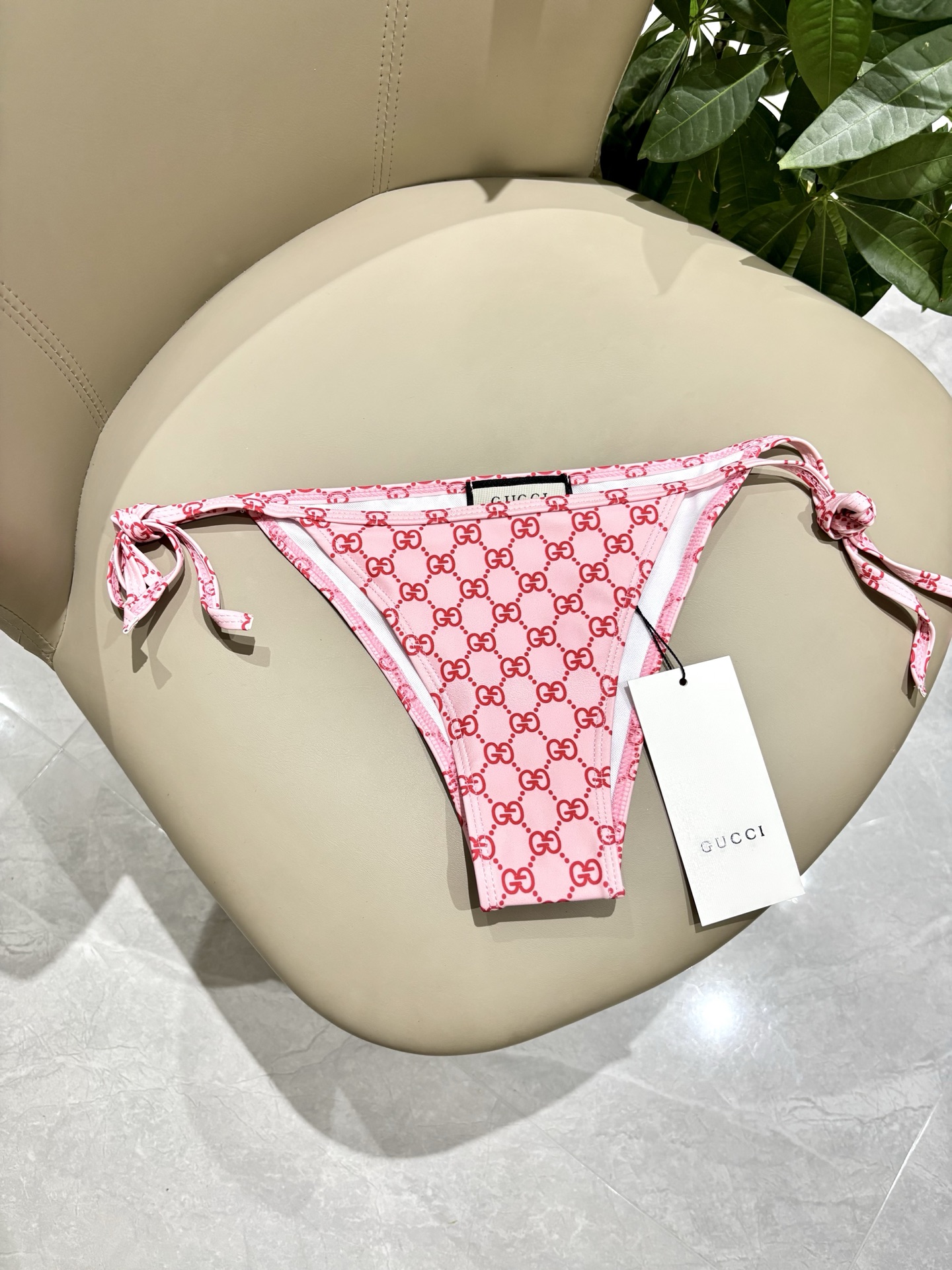 Gucci比基尼😍🥰适合多种场景的游泳衣🏊‍♀️海边 游泳池 温泉 水上乐园 漂流都可以😌内搭也完全可以