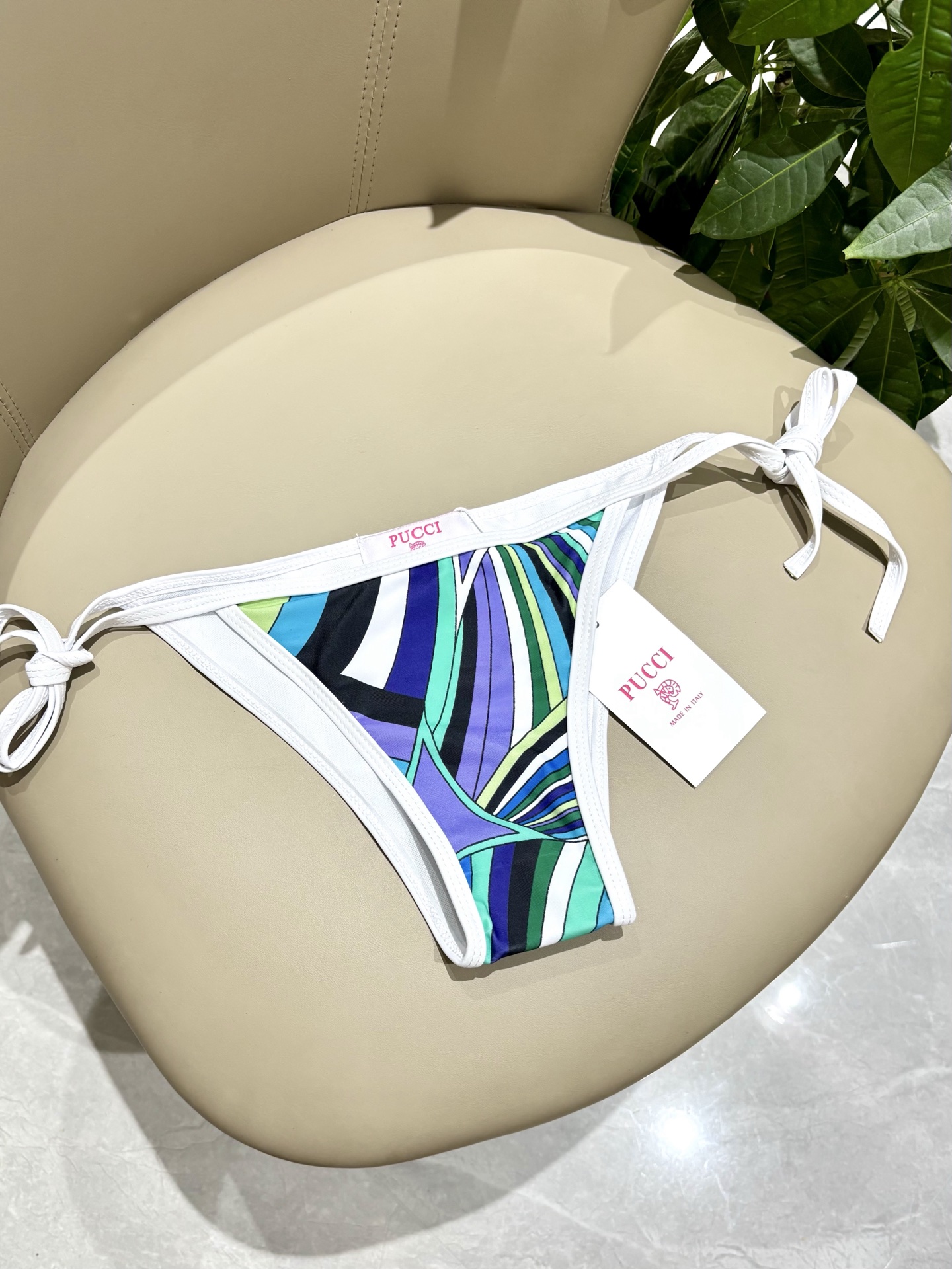 Pucci比基尼😍🥰适合多种场景的游泳衣🏊‍♀️海边 游泳池 温泉 水上乐园 漂流都可以😌内搭也完全可以