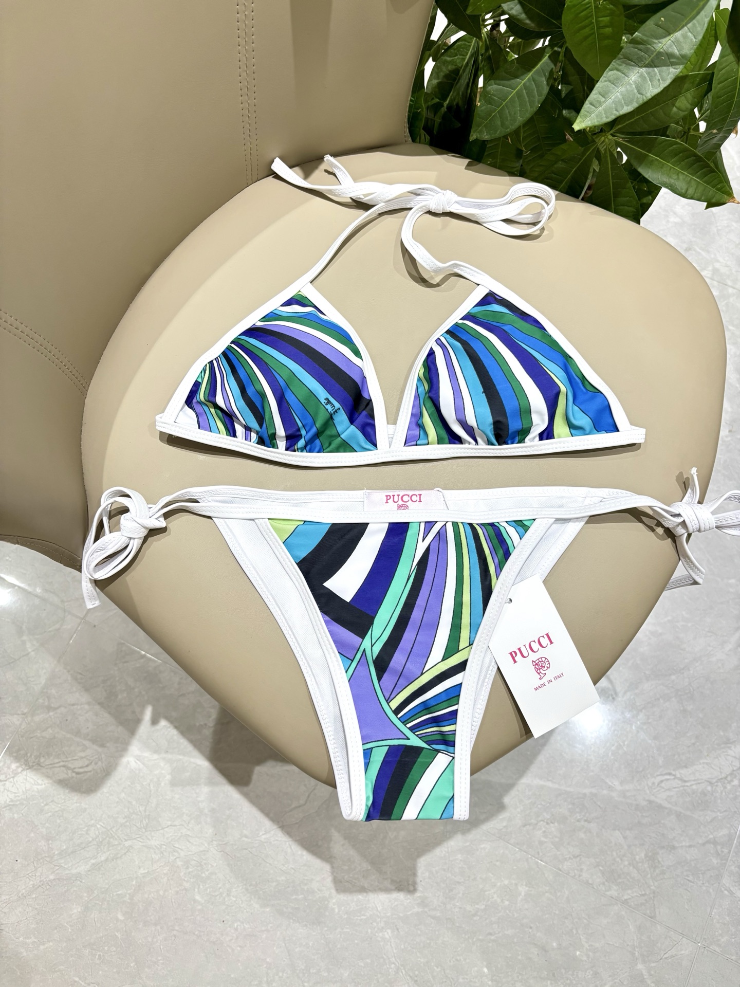 Pucci比基尼😍🥰适合多种场景的游泳衣🏊‍♀️海边 游泳池 温泉 水上乐园 漂流都可以😌内搭也完全可以