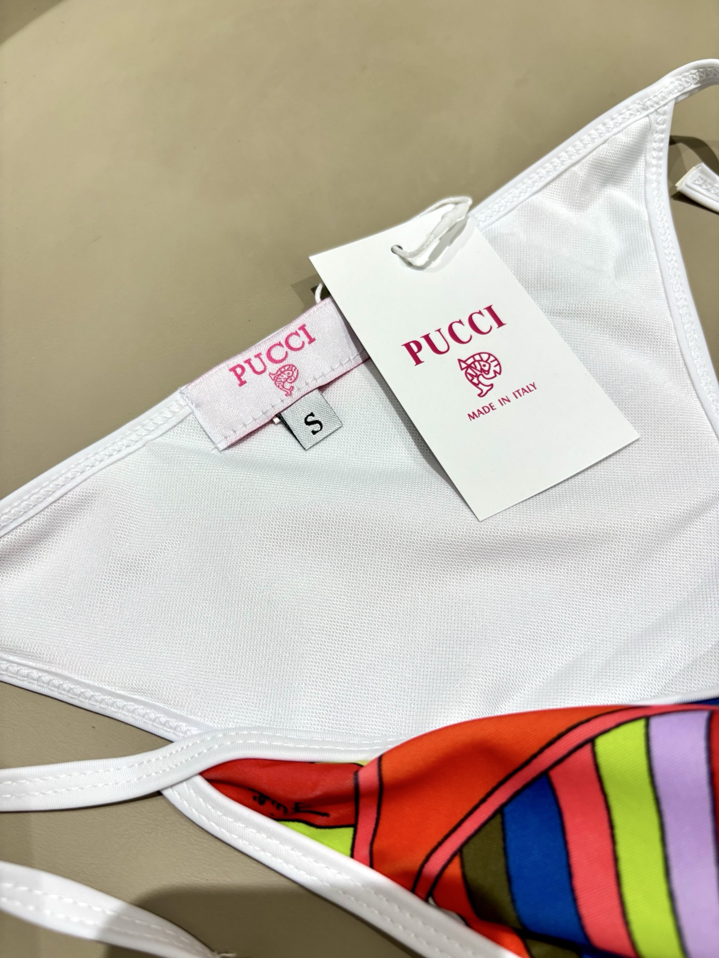 Pucci比基尼😍🥰适合多种场景的游泳衣🏊‍♀️海边 游泳池 温泉 水上乐园 漂流都可以😌内搭也完全可以