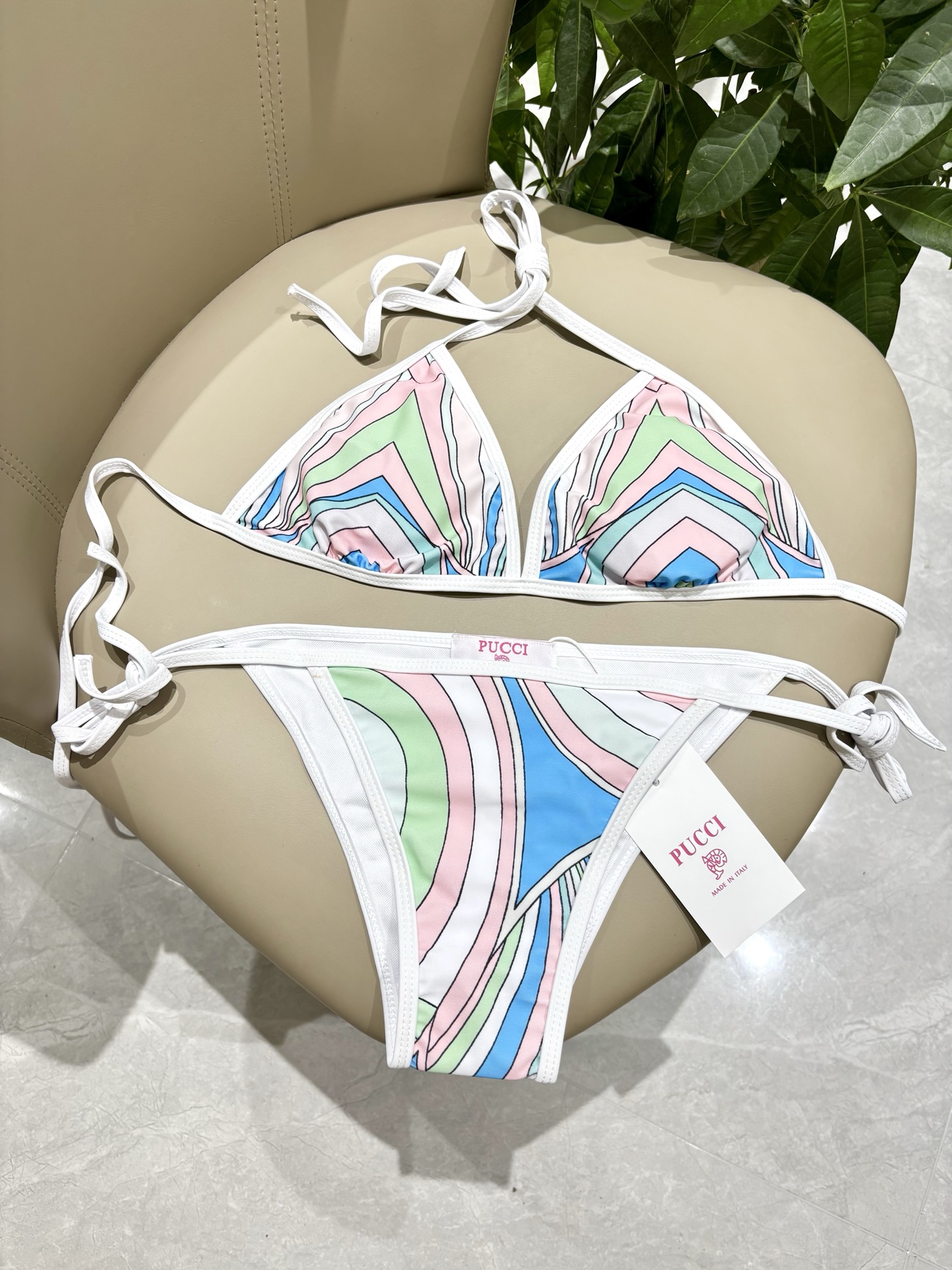 Pucci比基尼😍🥰适合多种场景的游泳衣🏊‍♀️海边 游泳池 温泉 水上乐园 漂流都可以😌内搭也完全可以