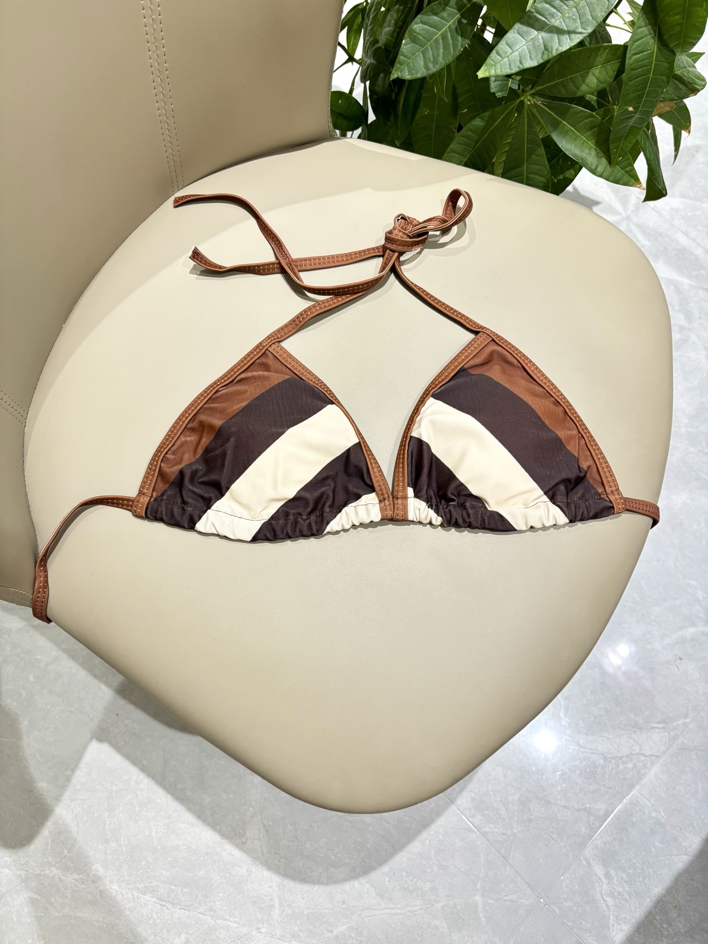 巴宝莉比基尼😍🥰适合多种场景的游泳衣🏊‍♀️海边 游泳池 温泉 水上乐园 漂流都可以😌内搭也完全可以 连