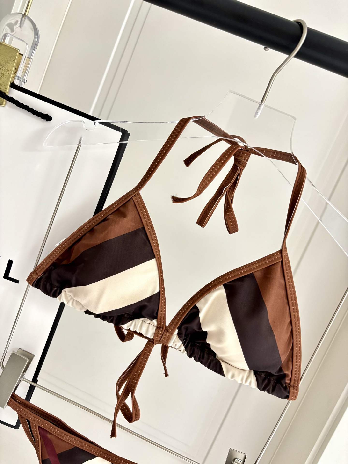 巴宝莉比基尼😍🥰适合多种场景的游泳衣🏊‍♀️海边 游泳池 温泉 水上乐园 漂流都可以😌内搭也完全可以 连