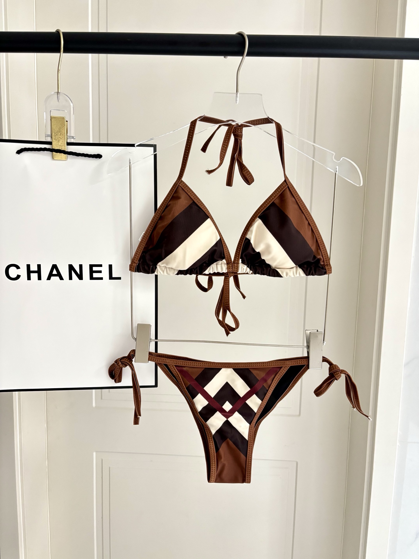 巴宝莉比基尼😍🥰适合多种场景的游泳衣🏊‍♀️海边 游泳池 温泉 水上乐园 漂流都可以😌内搭也完全可以 连