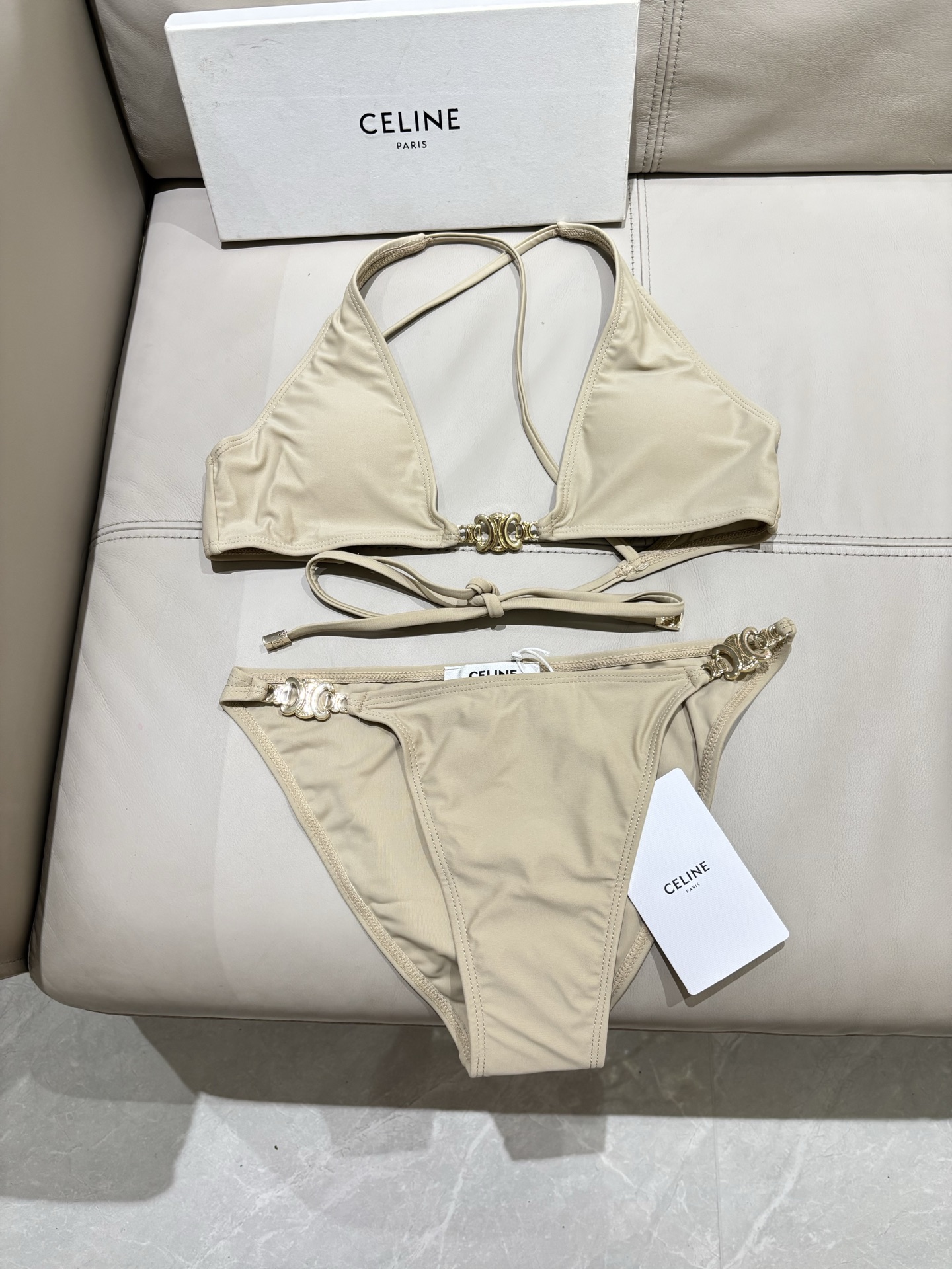 Celine比基尼😍🥰适合多种场景的游泳衣🏊‍♀️海边 游泳池 温泉 水上乐园 漂流都可以😌内搭也完全可