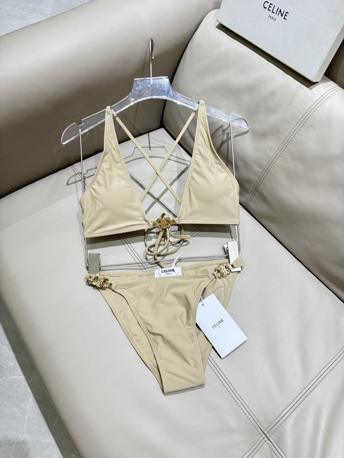 Celine比基尼😍🥰适合多种场景的游泳衣🏊‍♀️海边 游泳池 温泉 水上乐园 漂流都可以😌内搭也完全可