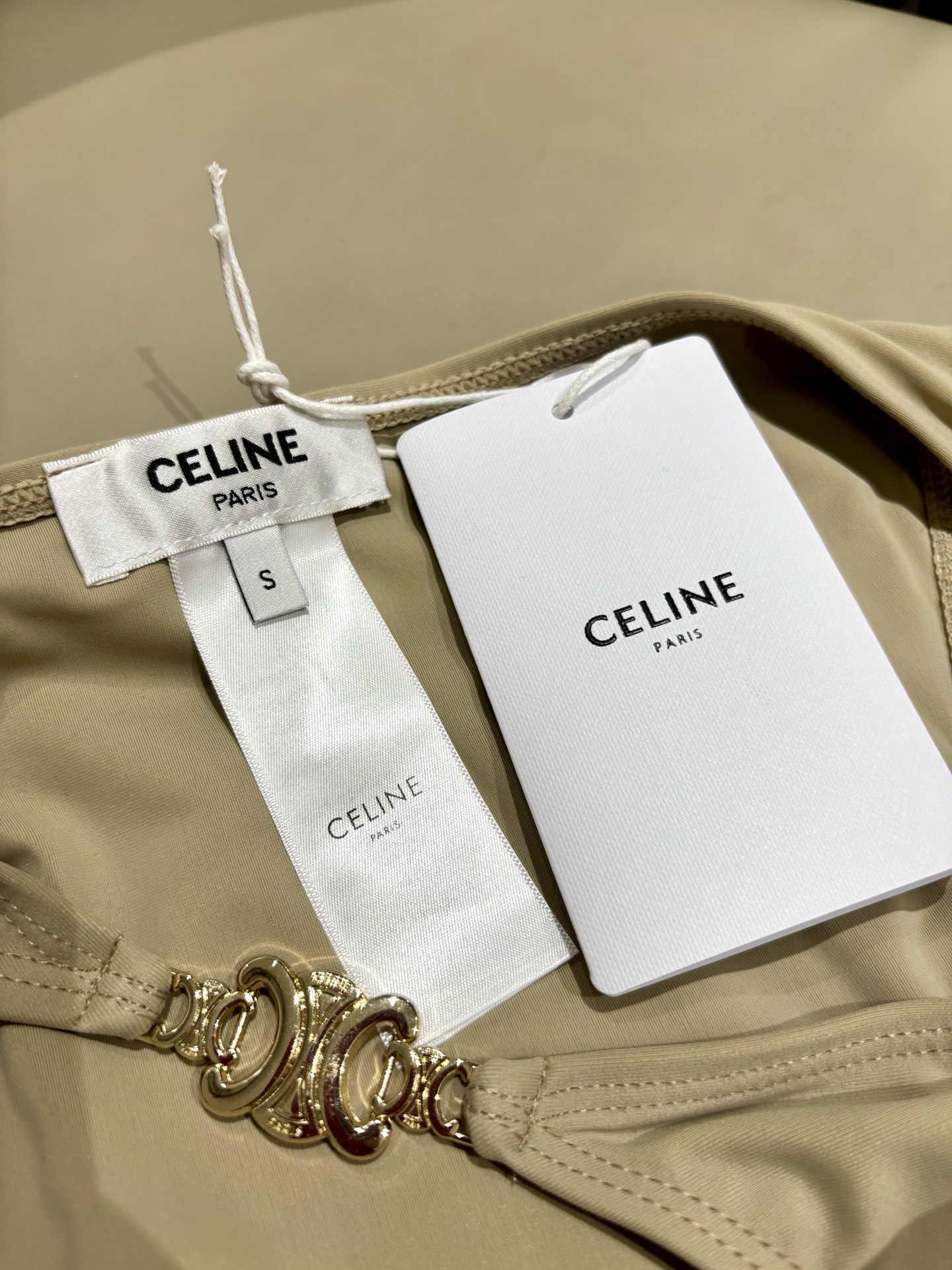 Celine比基尼😍🥰适合多种场景的游泳衣🏊‍♀️海边 游泳池 温泉 水上乐园 漂流都可以😌内搭也完全可