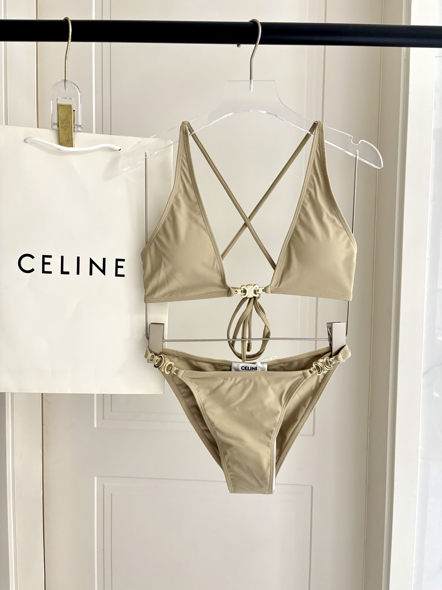 Celine比基尼😍🥰适合多种场景的游泳衣🏊‍♀️海边 游泳池 温泉 水上乐园 漂流都可以😌内搭也完全可