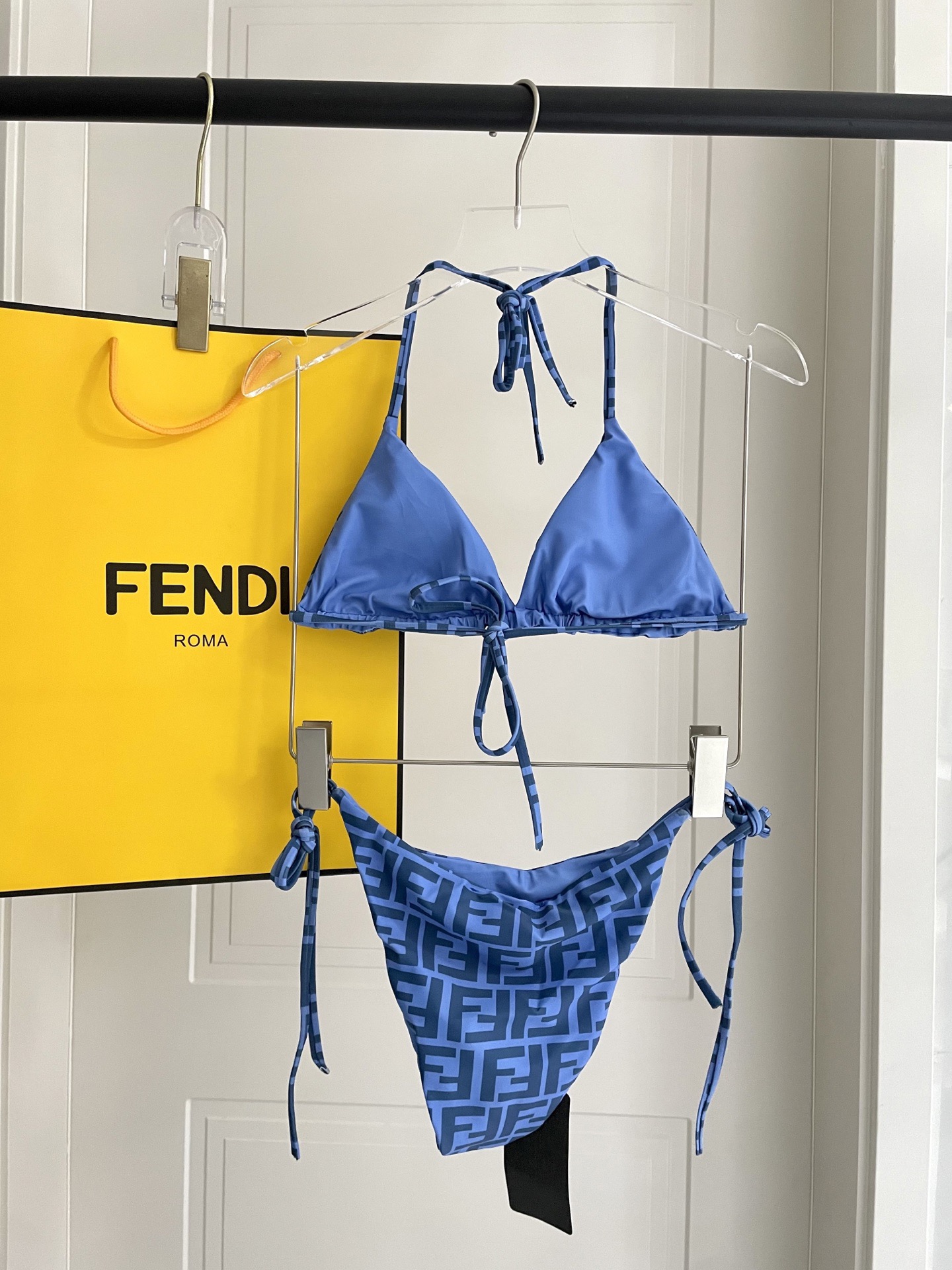Fendi 芬迪比基尼😍🥰适合多种场景的游泳衣🏊‍♀️海边 游泳池 温泉 水上乐园 漂流都可以😌内搭也完