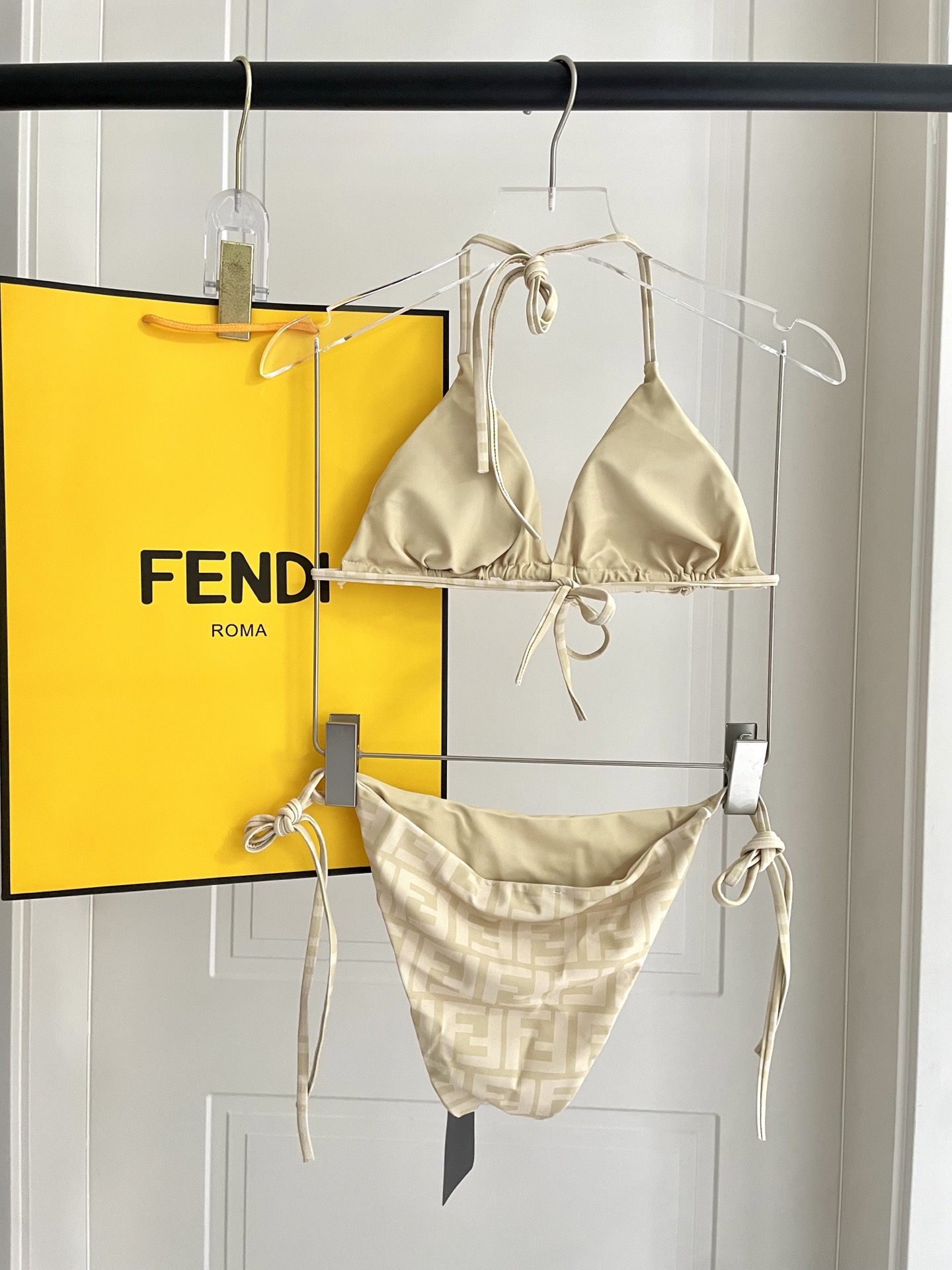 Fendi 芬迪比基尼😍🥰适合多种场景的游泳衣🏊‍♀️海边 游泳池 温泉 水上乐园 漂流都可以😌内搭也完