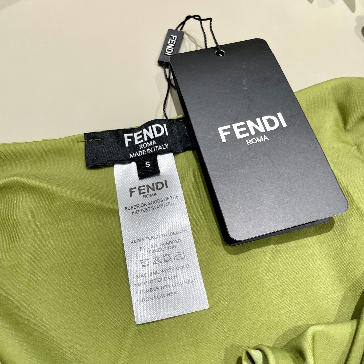 Fendi 芬迪比基尼😍🥰适合多种场景的游泳衣🏊‍♀️海边 游泳池 温泉 水上乐园 漂流都可以😌内搭也完