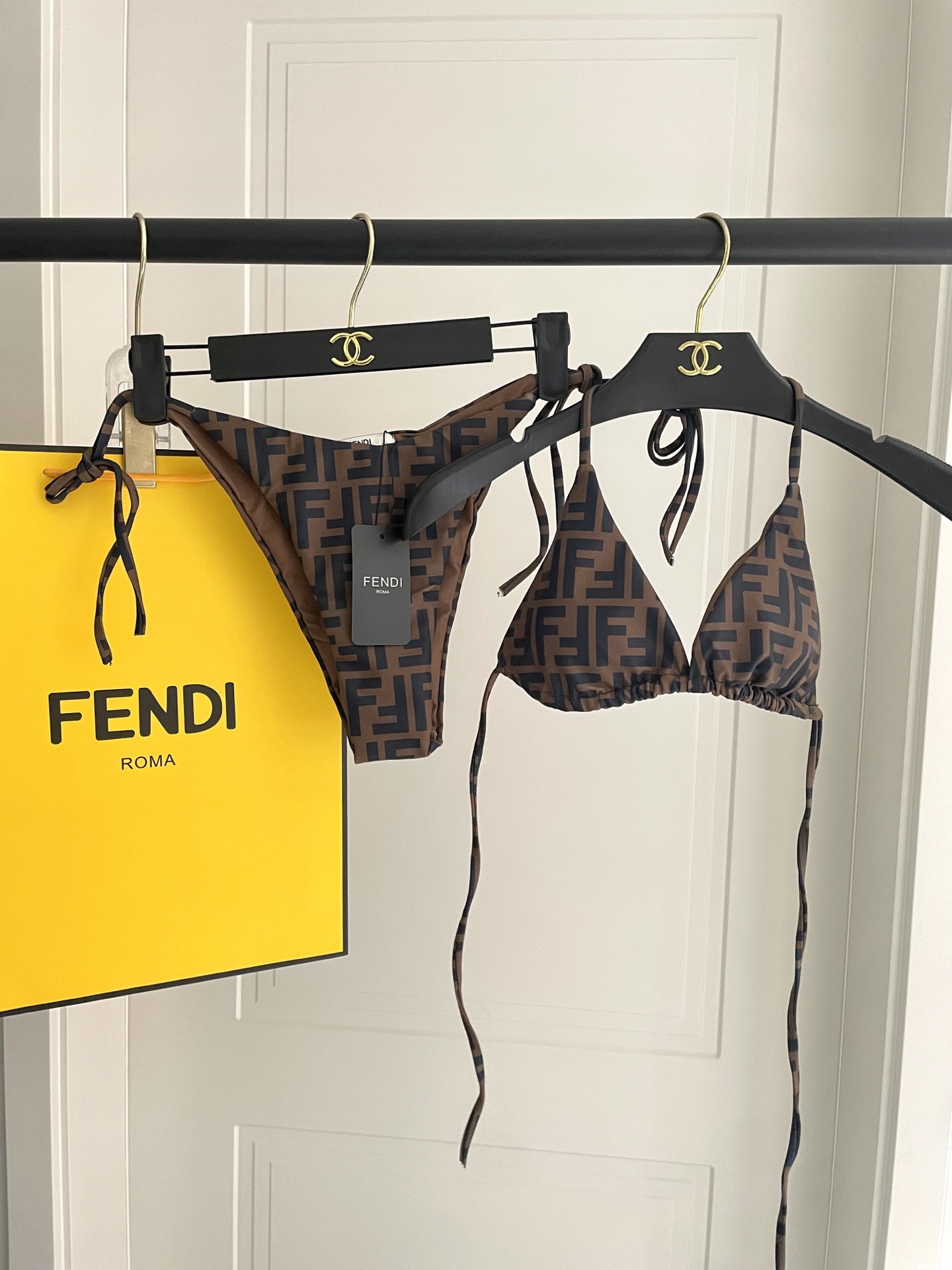 Fendi 芬迪比基尼😍🥰适合多种场景的游泳衣🏊‍♀️海边 游泳池 温泉 水上乐园 漂流都可以😌内搭也完