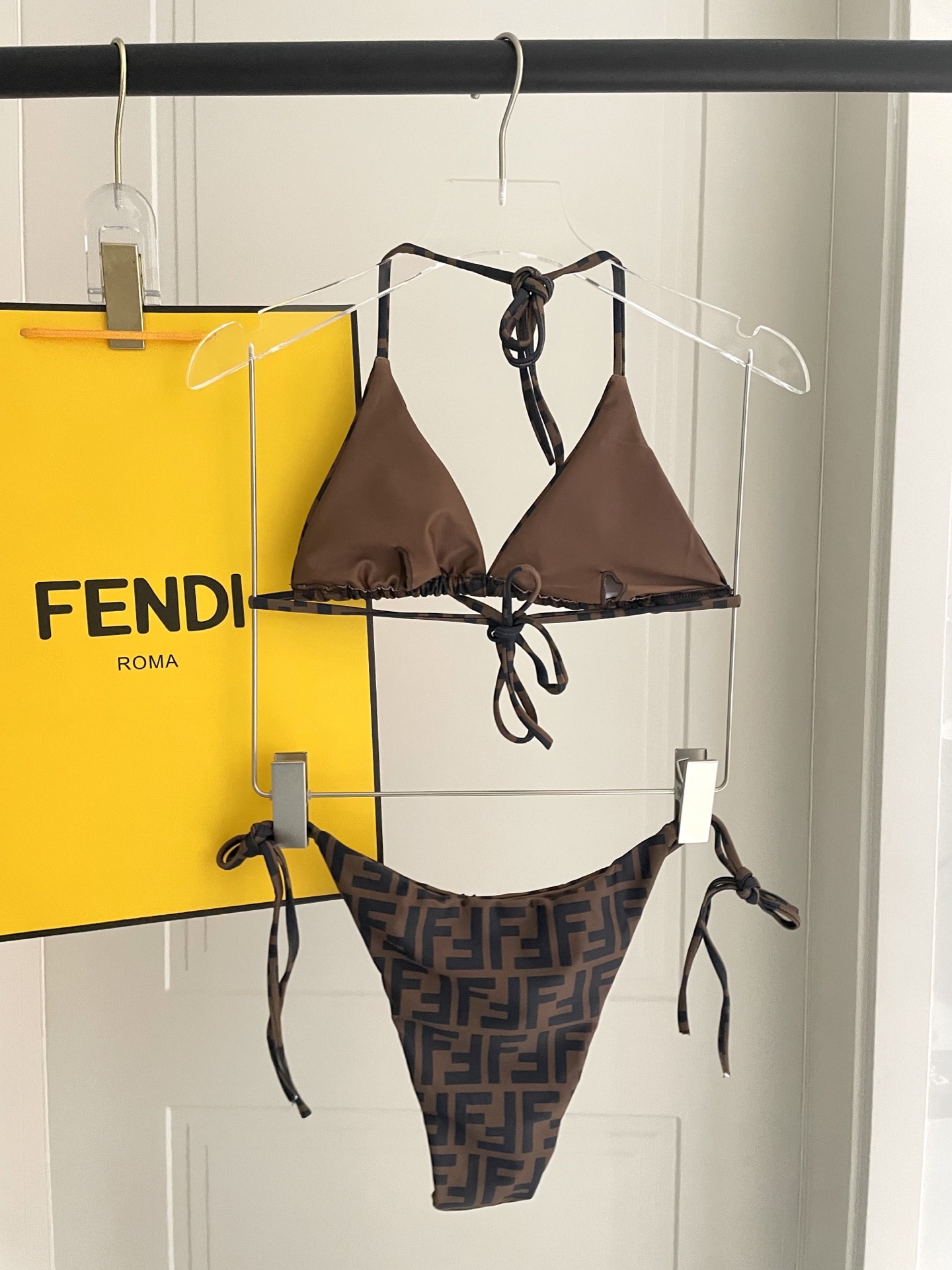 Fendi 芬迪比基尼😍🥰适合多种场景的游泳衣🏊‍♀️海边 游泳池 温泉 水上乐园 漂流都可以😌内搭也完