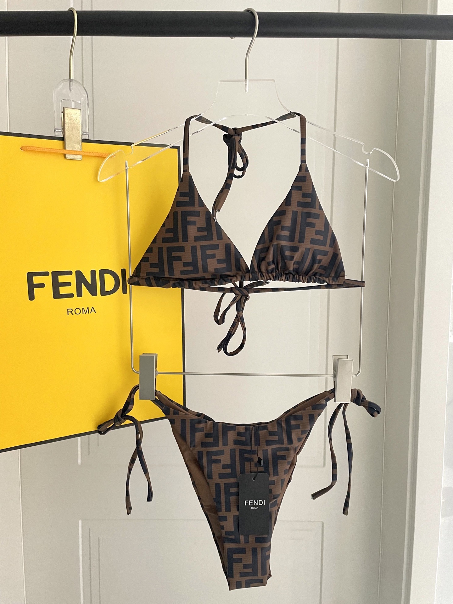 Fendi 芬迪比基尼😍🥰适合多种场景的游泳衣🏊‍♀️海边 游泳池 温泉 水上乐园 漂流都可以😌内搭也完