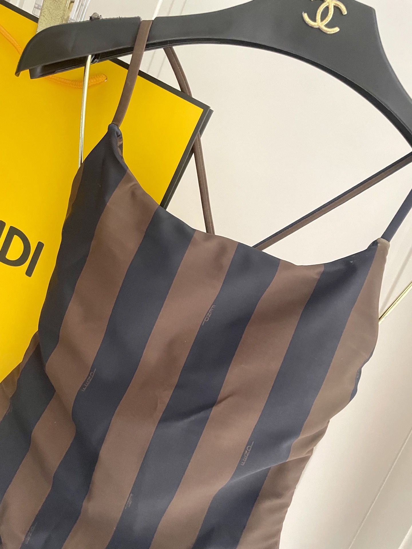 Fendi 芬迪泳衣😍🥰适合多种场景的游泳衣🏊‍♀️海边 游泳池 温泉 水上乐园 漂流都可以😌内搭也完全