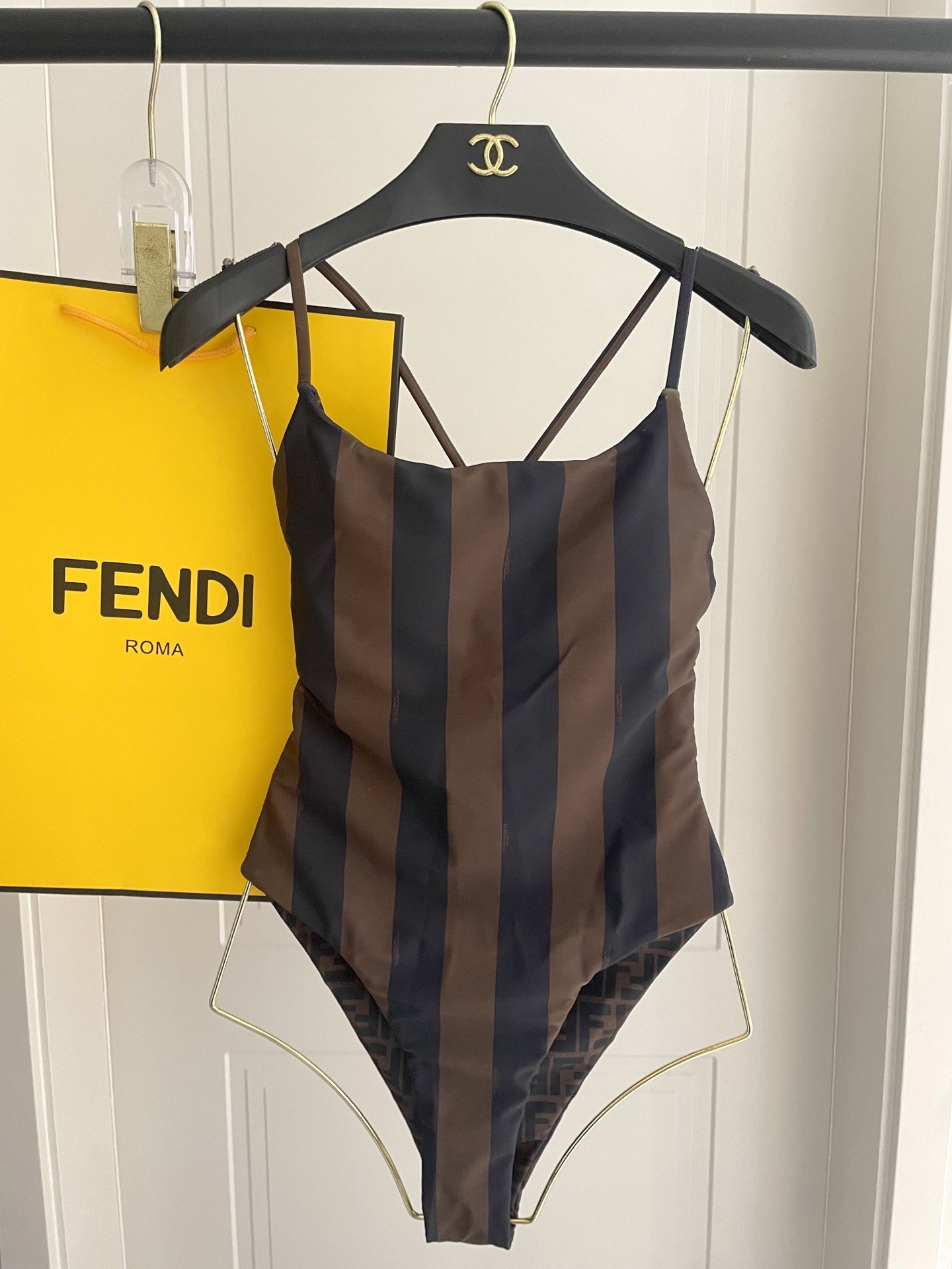 Fendi 芬迪泳衣😍🥰适合多种场景的游泳衣🏊‍♀️海边 游泳池 温泉 水上乐园 漂流都可以😌内搭也完全