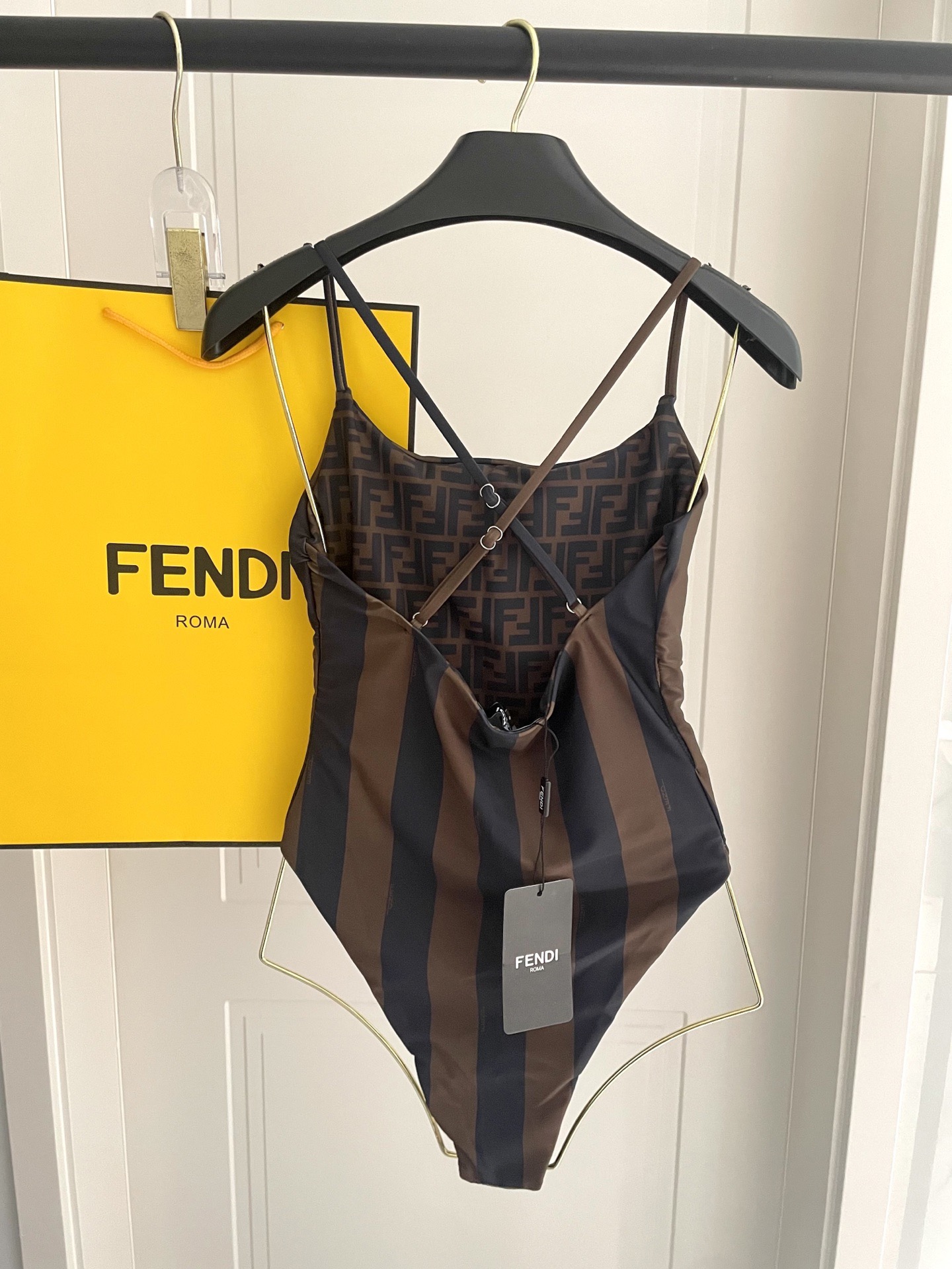 Fendi 芬迪泳衣😍🥰适合多种场景的游泳衣🏊‍♀️海边 游泳池 温泉 水上乐园 漂流都可以😌内搭也完全