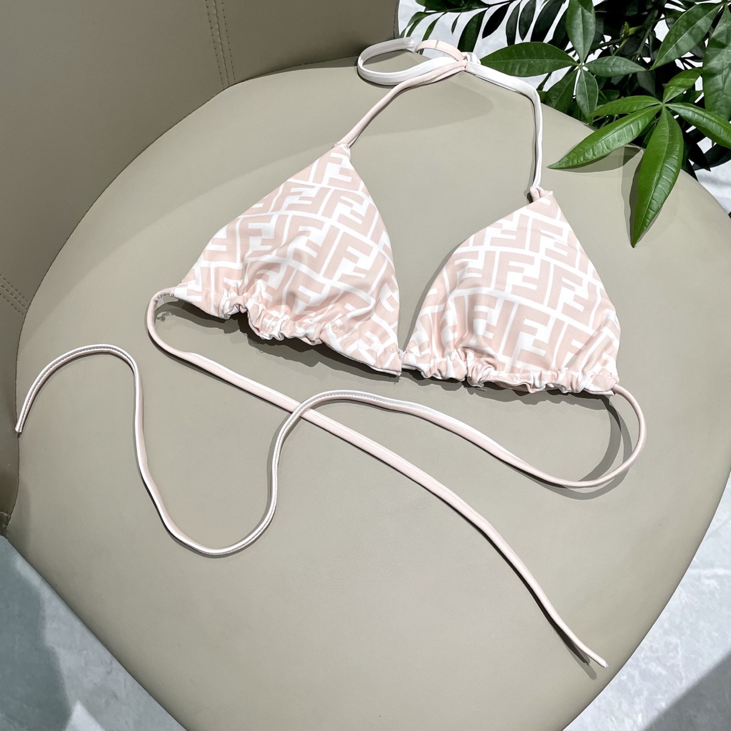 Fendi 芬迪比基尼😍🥰适合多种场景的游泳衣🏊‍♀️海边 游泳池 温泉 水上乐园 漂流都可以😌内搭也完