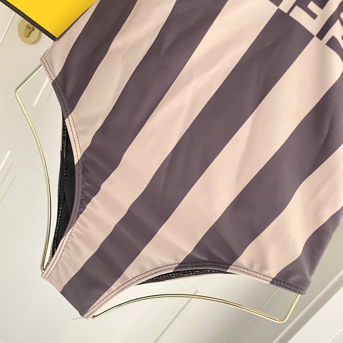 Fendi 芬迪连体😍🥰适合多种场景的游泳衣🏊‍♀️海边 游泳池 温泉 水上乐园 漂流都可以😌内搭也完全